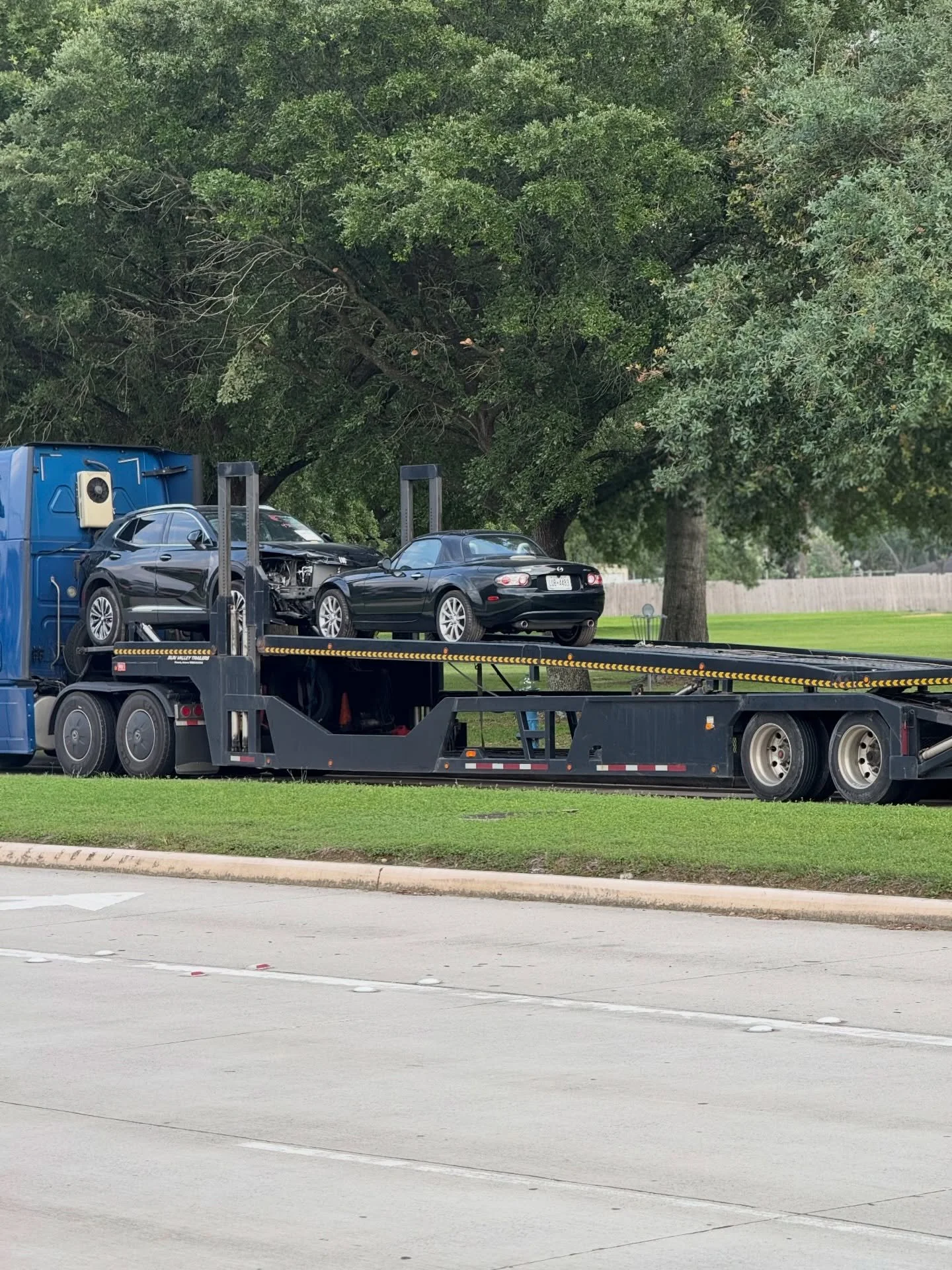 We just got a delivery all the way from New York!! This may be the farthest anybody has sent us a car from. #arhindrichsllc #houstonmiataclub #houstonmiatagroup @houstonmiataclub #ncmiata