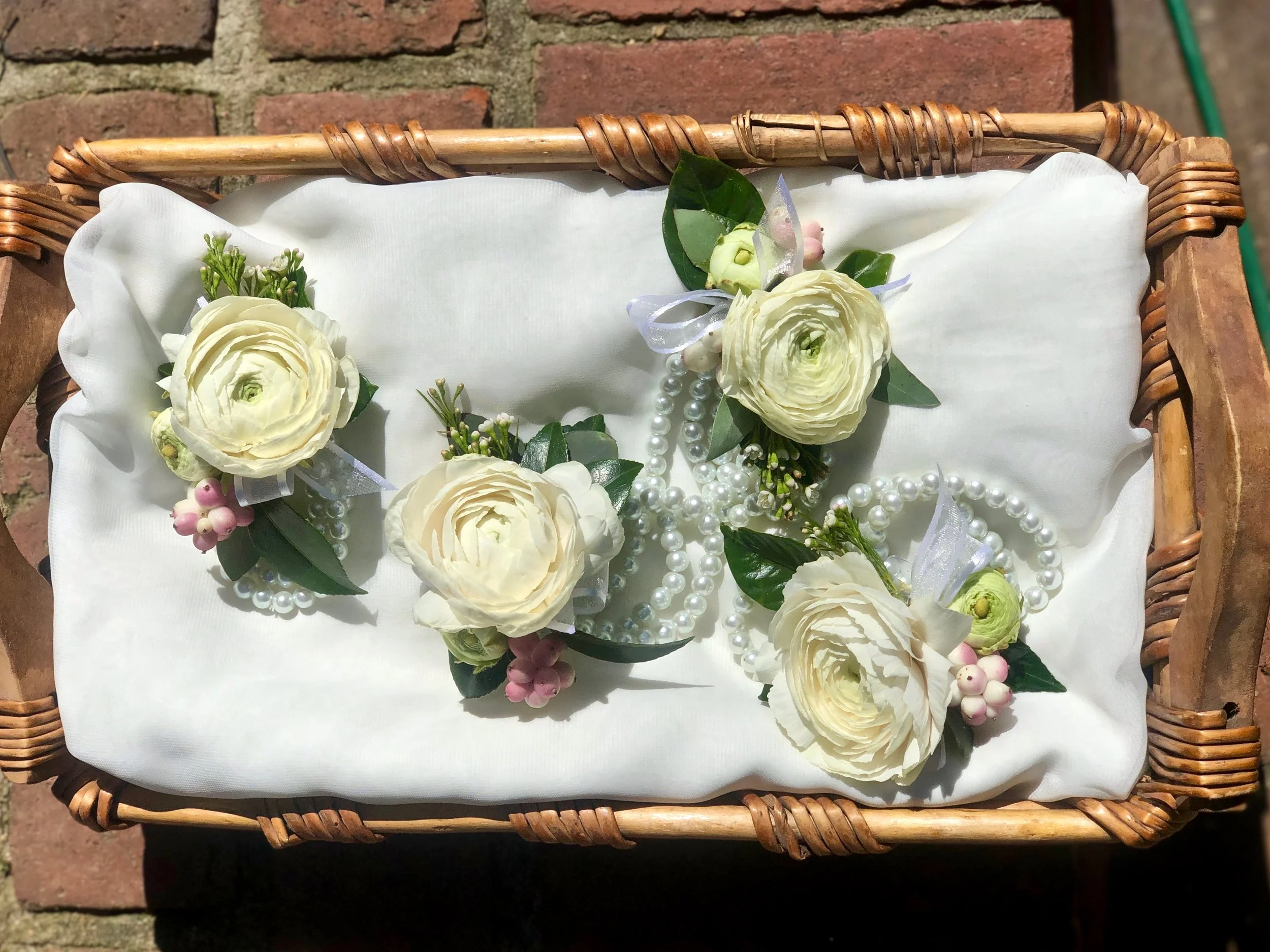 NOWLAND CORSAGES copy 2.jpg