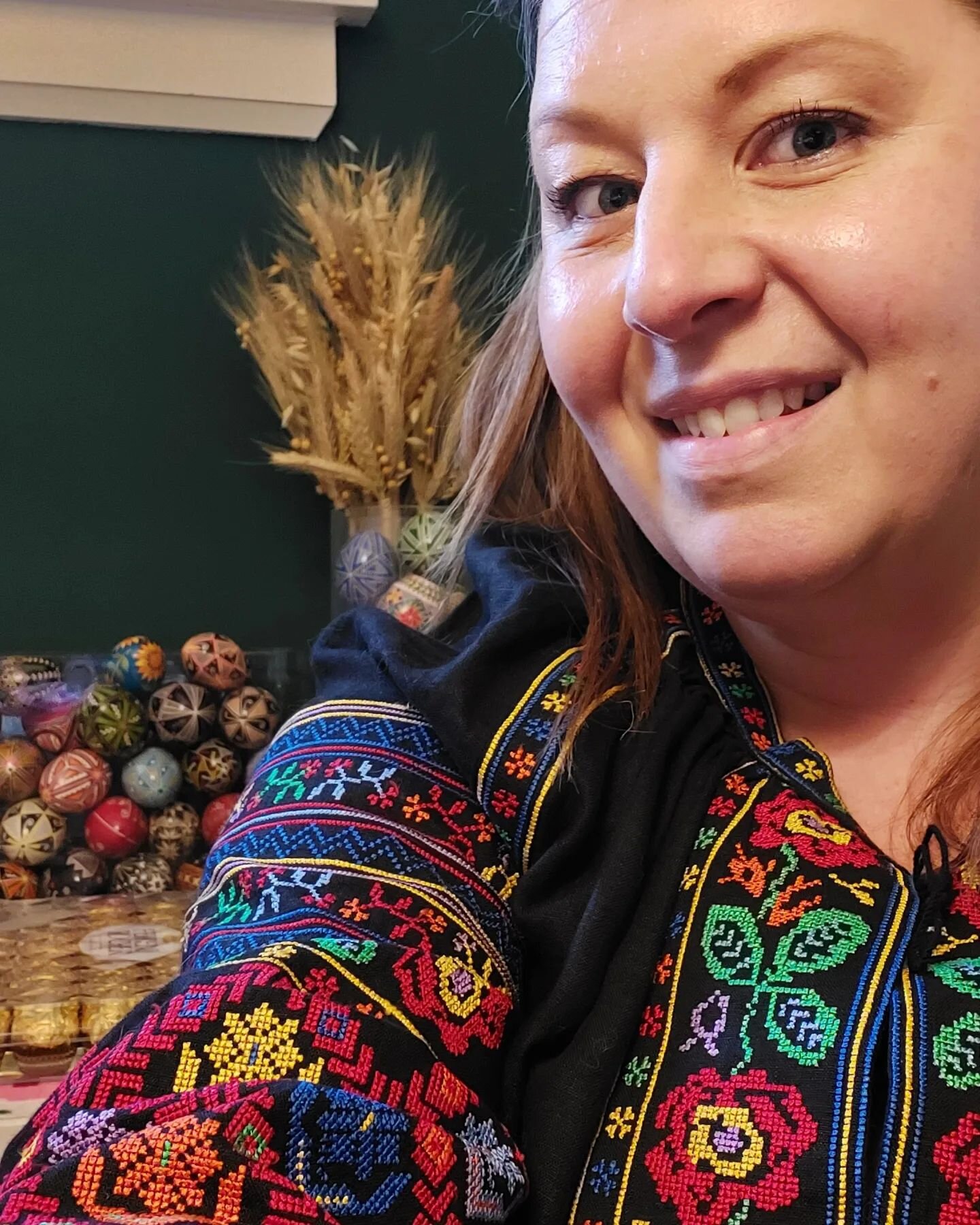 Meet the maker!
Hey! I'm Tanya, a pysankarka from Toronto 🇨🇦. I'm second-generation Ukrainian-Canadian and have been writing pysanky over 40 years, since before I could write words. Like most of my friends, I grew up surrounded by all things Ukrain