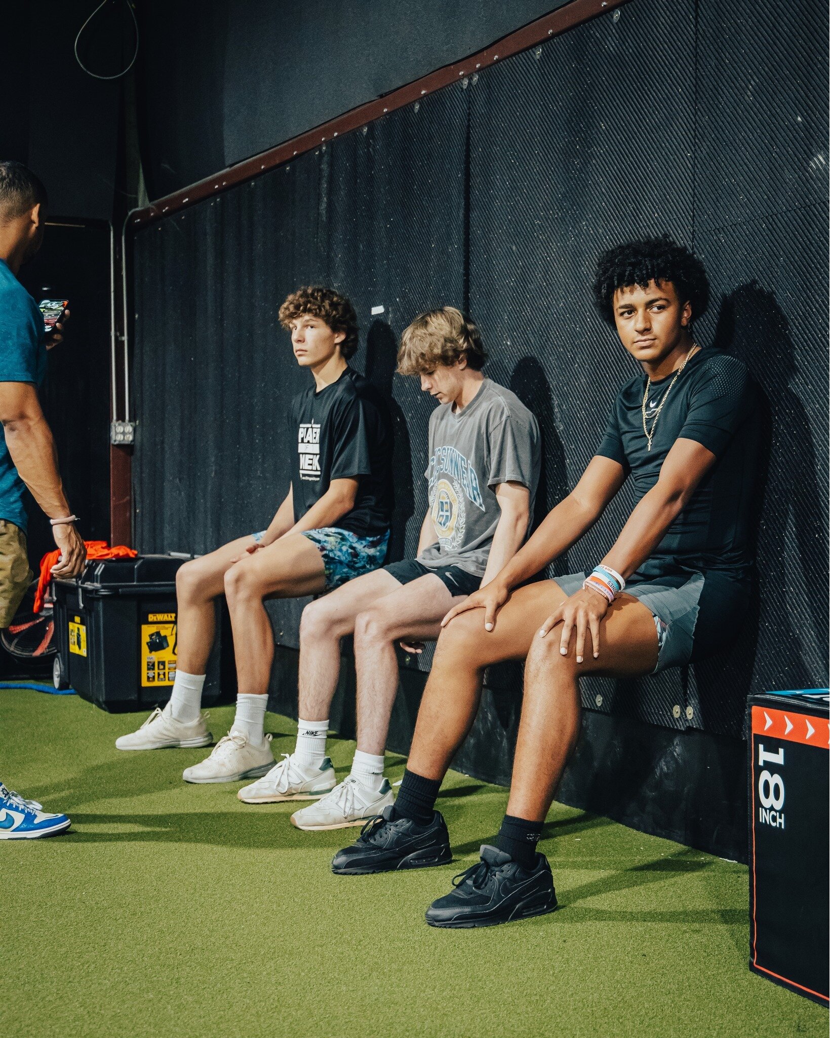 Wall Squat Wednesday with the fellas💪 Sign up for elite level training now and get faster, stronger, and grow your skills! See You in The Vault🔒