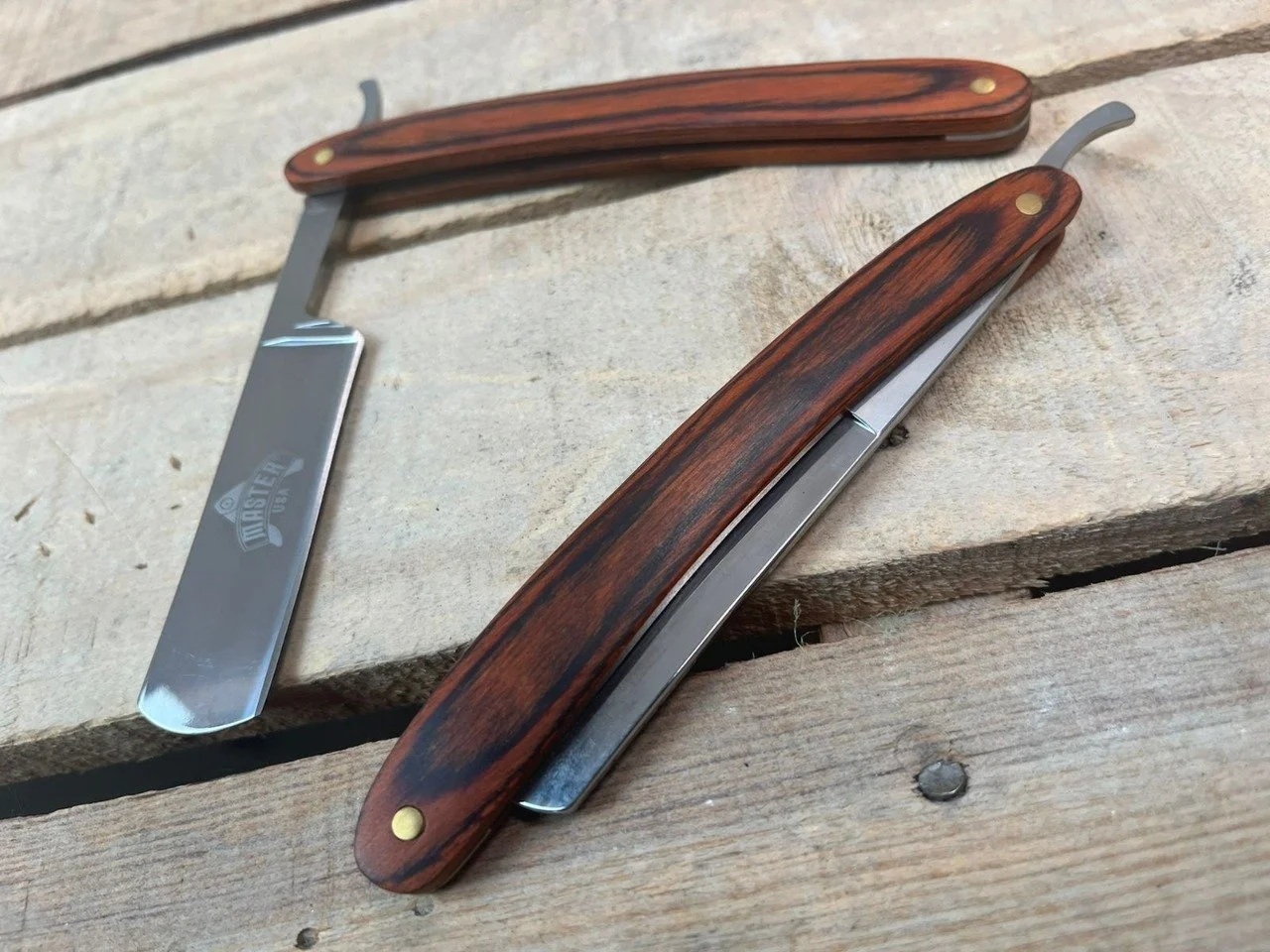 Navaja Master Collection Ballistic Varios Tonos A023 — Armaduras Medievales