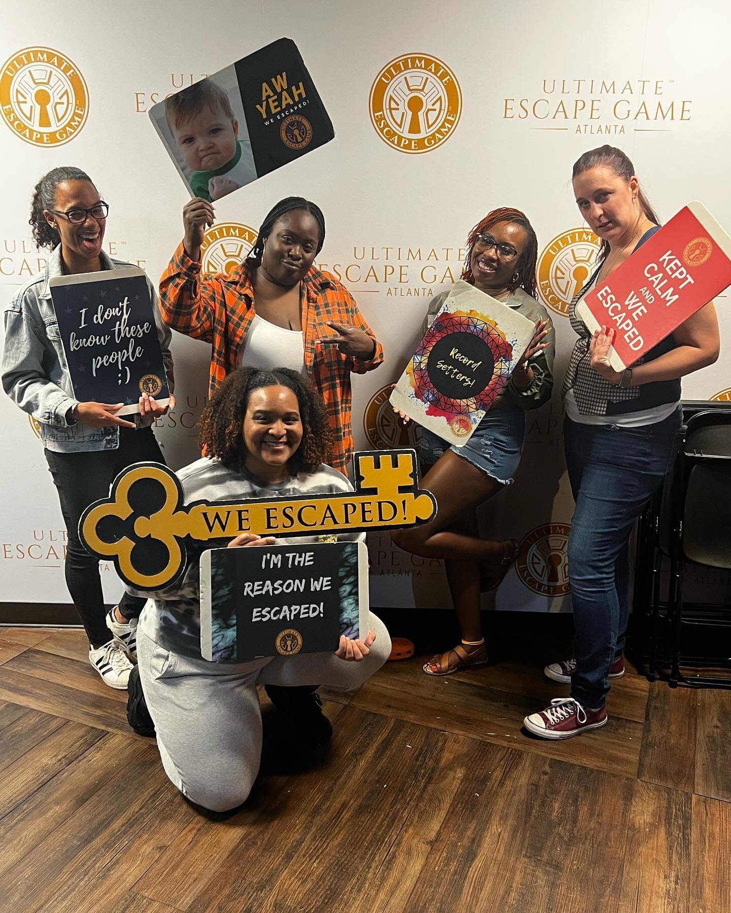 Squad!!! Hardest room was no match for these ladies. Big Ws!! 😉🤗😤🥴

#tooeasy #erased #uegatlanta #funthingstodo #weescaped #ultimateescapeartists #chiefpuzzlers #girlsnight #ultimateescapegameatlanta #allwedoiswin