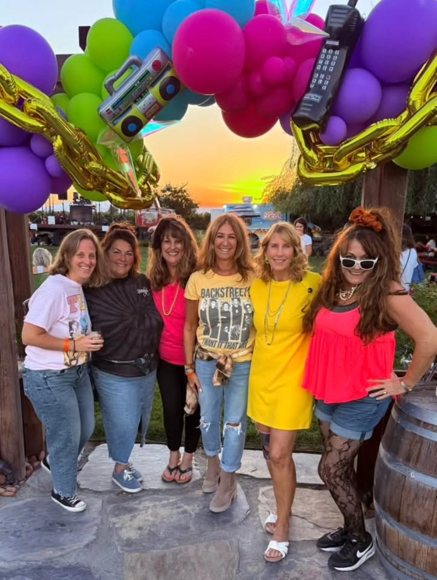 Thank you @serendipitycellars for having us be part of your 90s dance party!! 

#danceballoons #90sballoons #tuftex #kalisanballoons #morfincreations #brentwoodca #betterinbrentwood #brentwoodcalifornia #balloons #balloondecoration #balloongarland #e