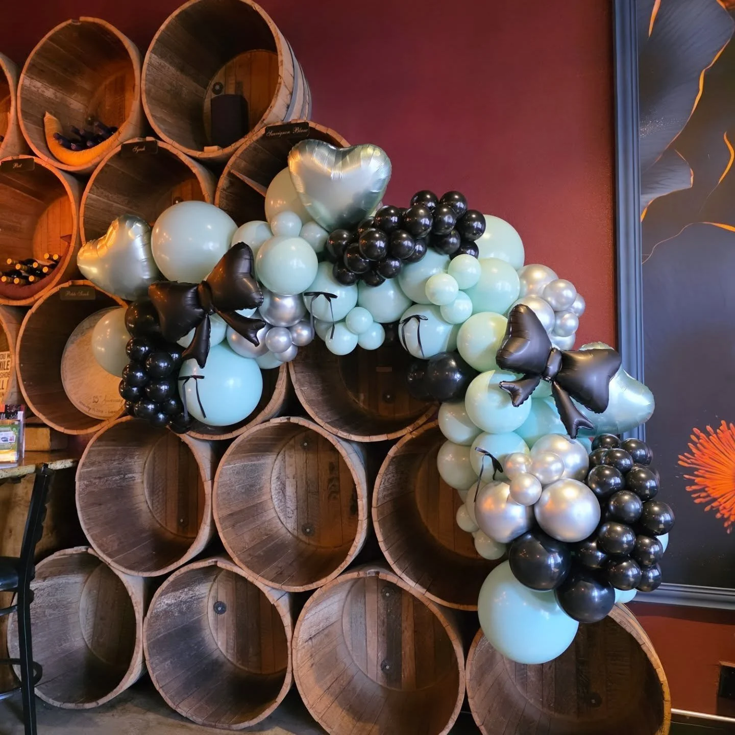 Happy Bestie Bash Day from @cocowineco
Visit them and all the shops for specials tonight!
#shopsmall #SmallBusinesses #balloonartist
#brentwoodca