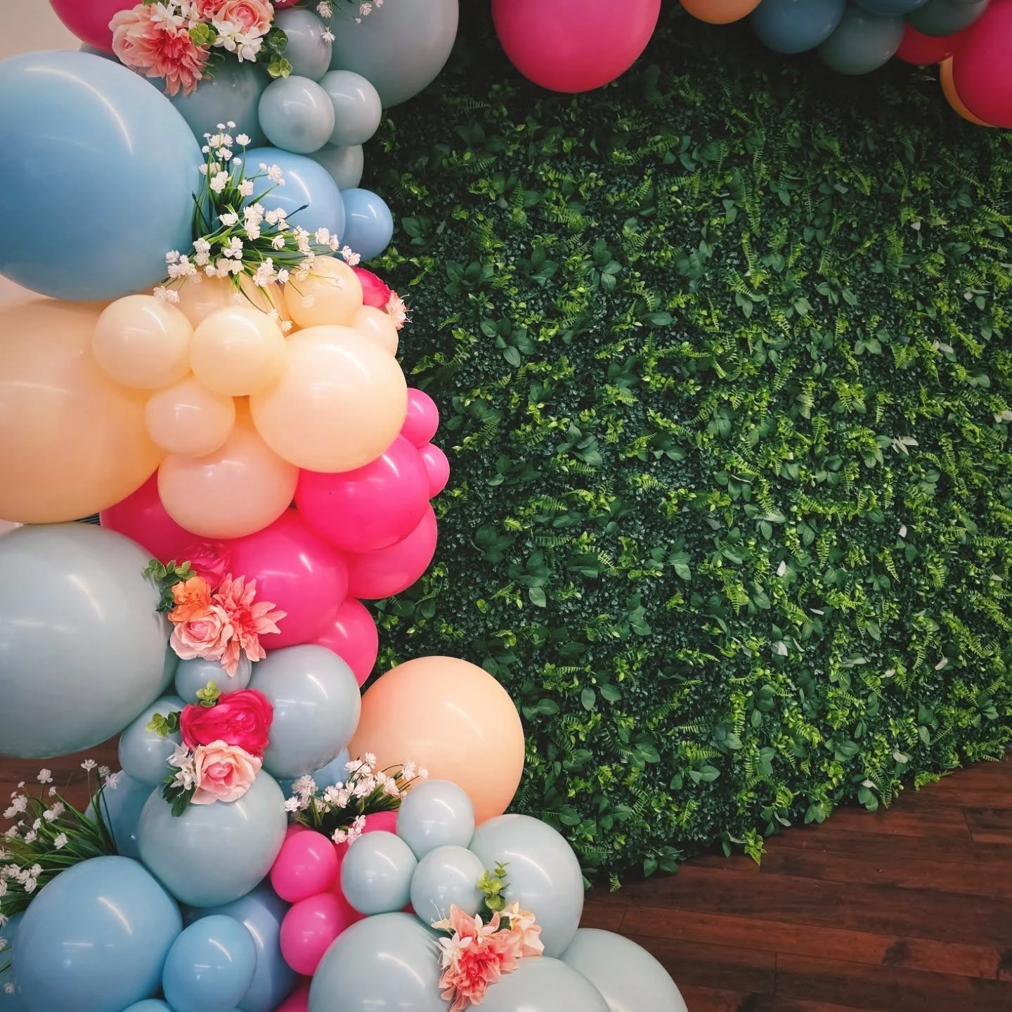 Spring has sprung and so have my allergies
🫣🤧 Anyone else??

Balloons and backdrop by me @morfincreationsandevents

@tuftexballoons empowerment, blush, seaglass
@kalisanballoons queen pink

Serving the California Bay area and beyond.

#balloonartis