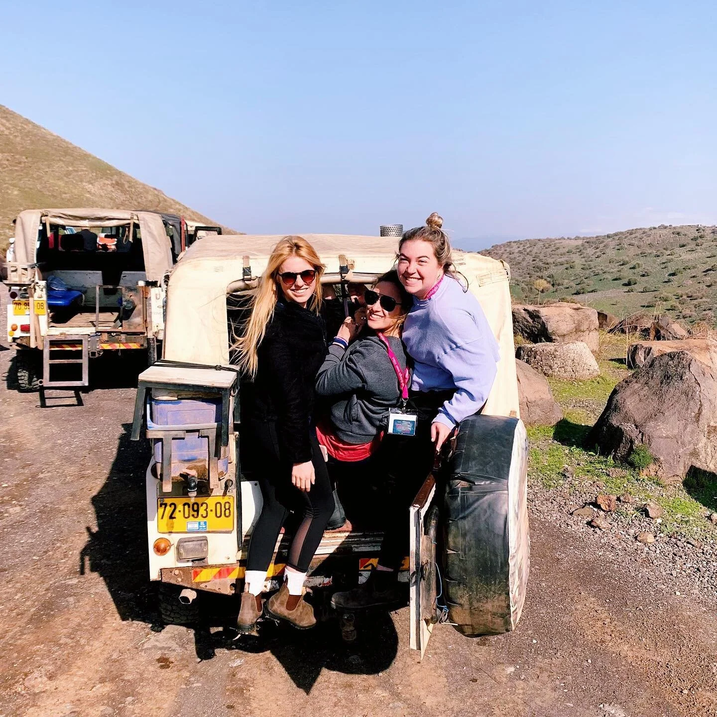 beep&bull;beep 🚐 here&rsquo;s your sign to apply for #birthright this Winter! Trip dates Dec 20-30th and seats are filling up! DM for more info or w/ any q&rsquo;s