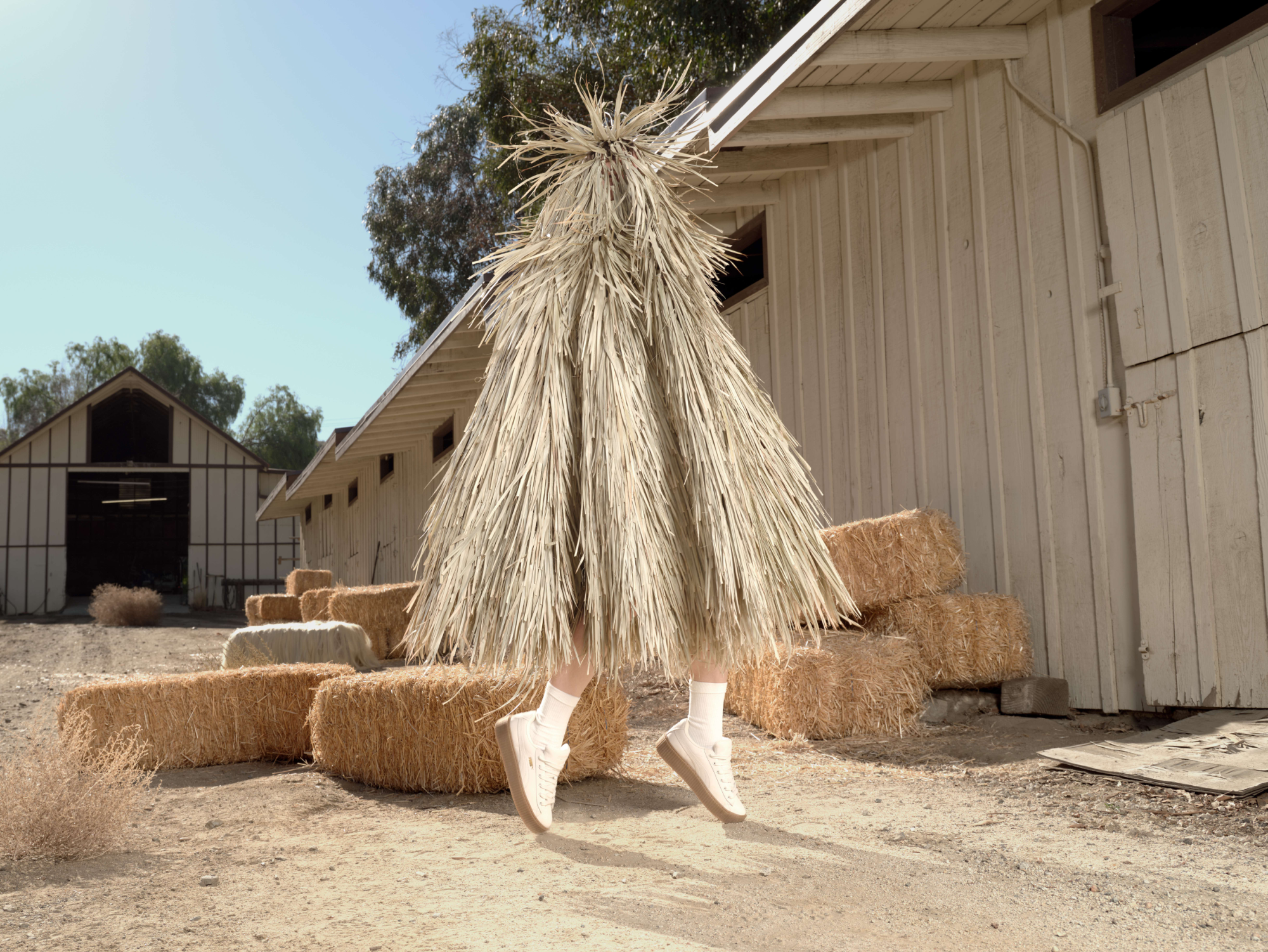 LOW RES 2000x2000-24SS_SP_Fenty-Creeper_White_Full-Body_03_STRAW_00491.png