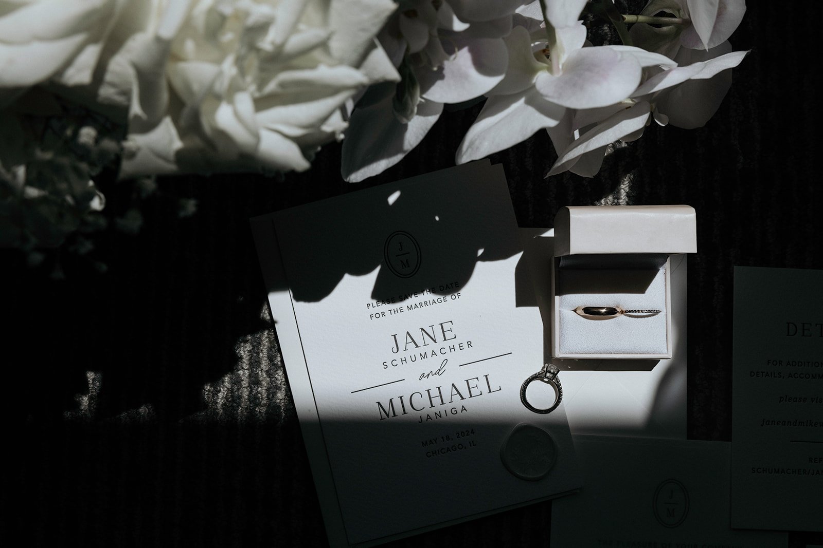 Jane_Mike_Sneakpreviews-1.jpg