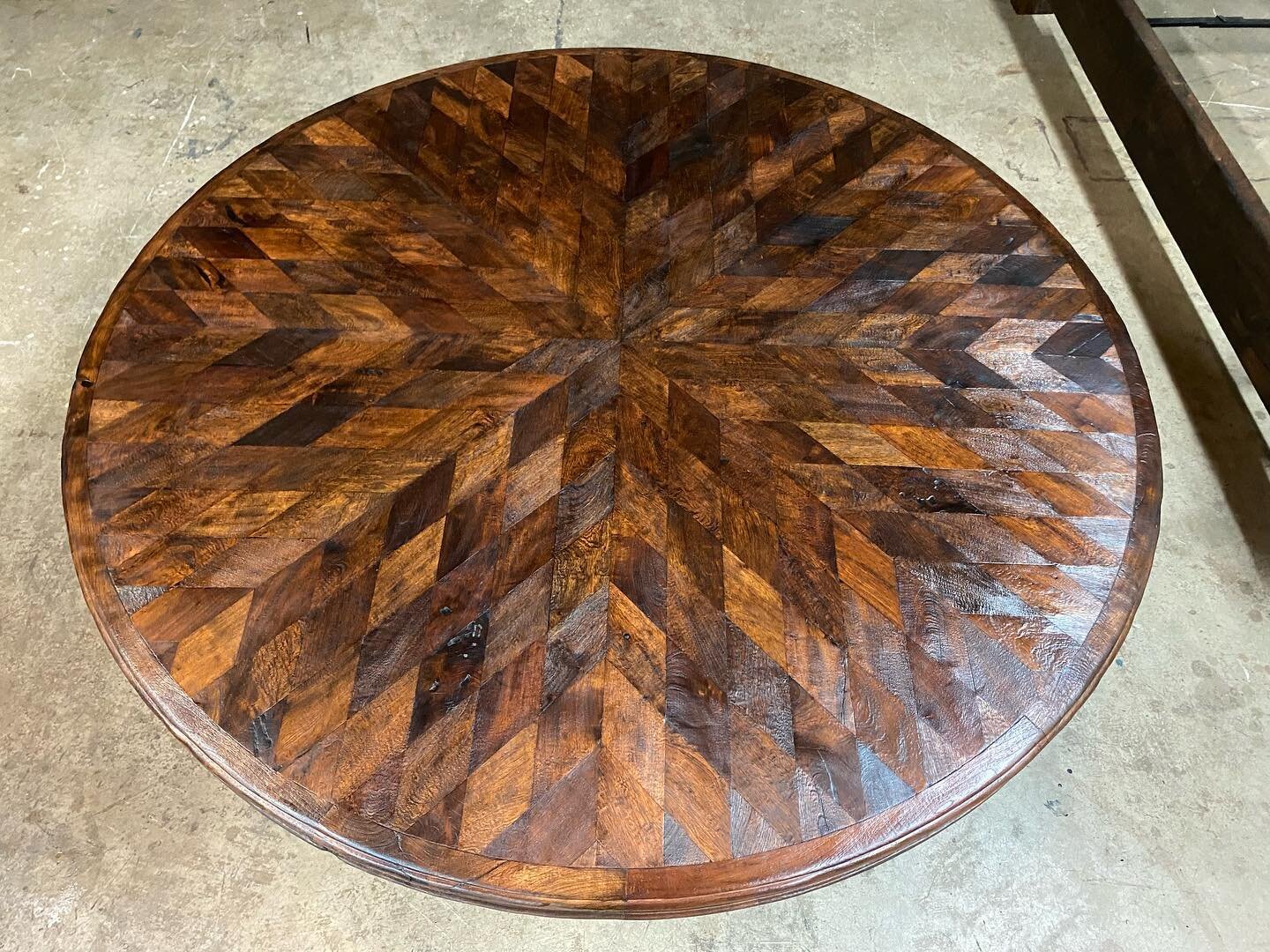 A beautifully patterned table top. Each diamond is hand cut and placed to create a beautiful blend of the natural grain pattern. #tables #handcraftedfurniture #beautifulhomes #customfurniture #interiordesign #interiorinspiration #craftsmanship
