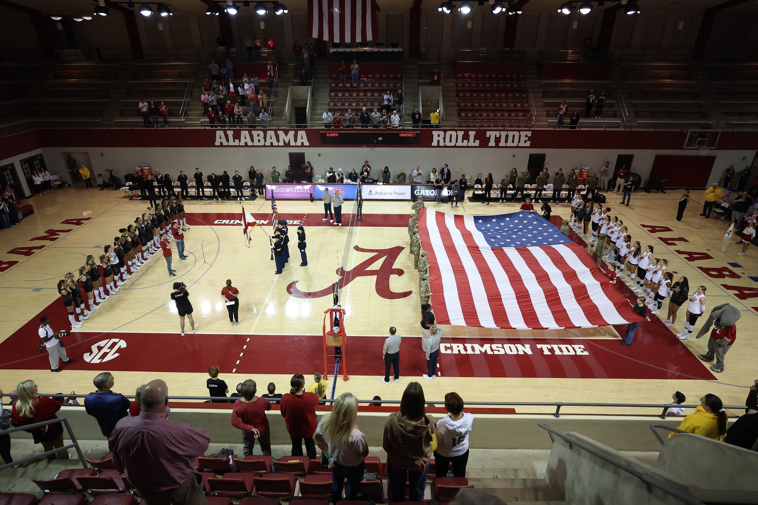 251114_WVB_Anthem_Vandy_KA0171.JPG
