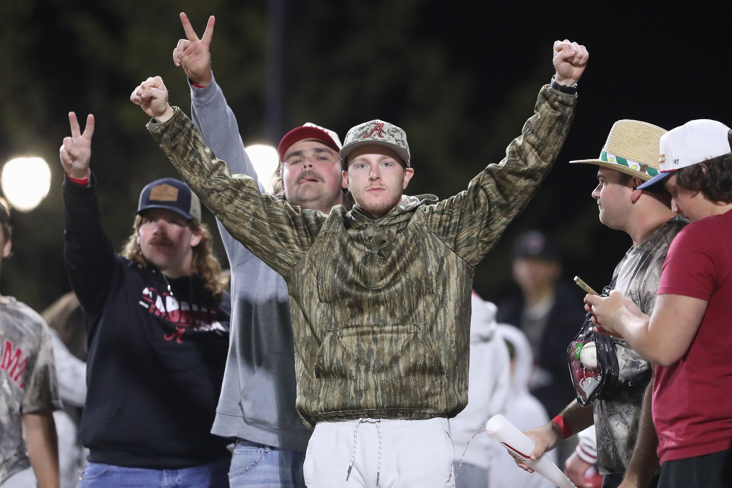 260328_MBA_Fans_Auburn_KNS2660.jpg