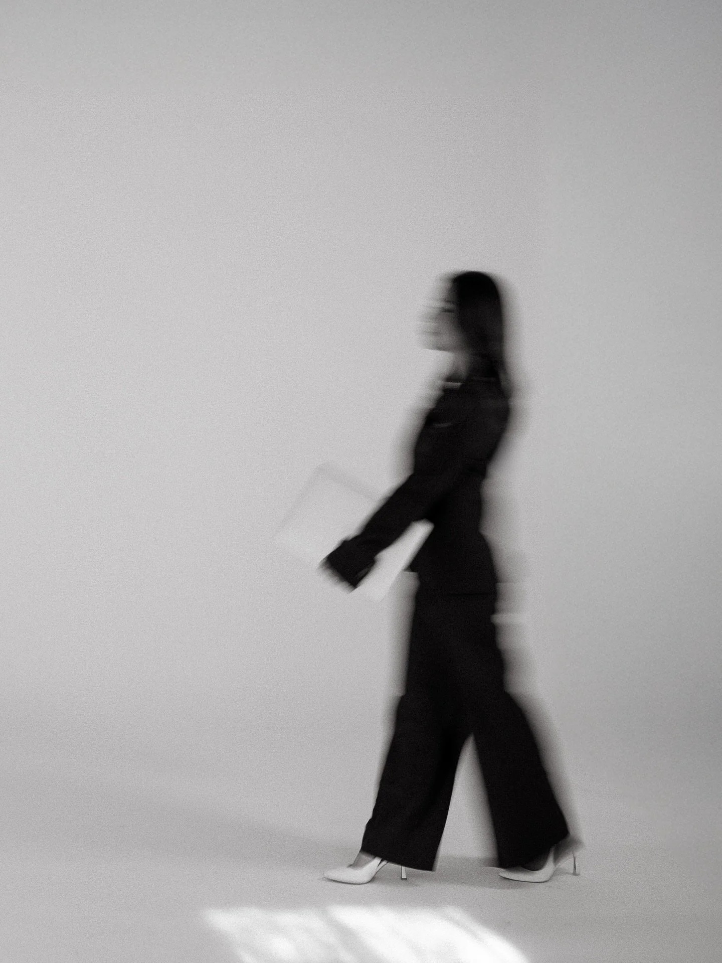 Business as usual 📎

Except it&rsquo;s the morning after seeing &ldquo;Wuthering Heights&rdquo; for me and I&rsquo;m grasping at reality around me.

This is second part to Sarah&rsquo;s branding photos. She&rsquo;s not only the kindest person I&rsqu