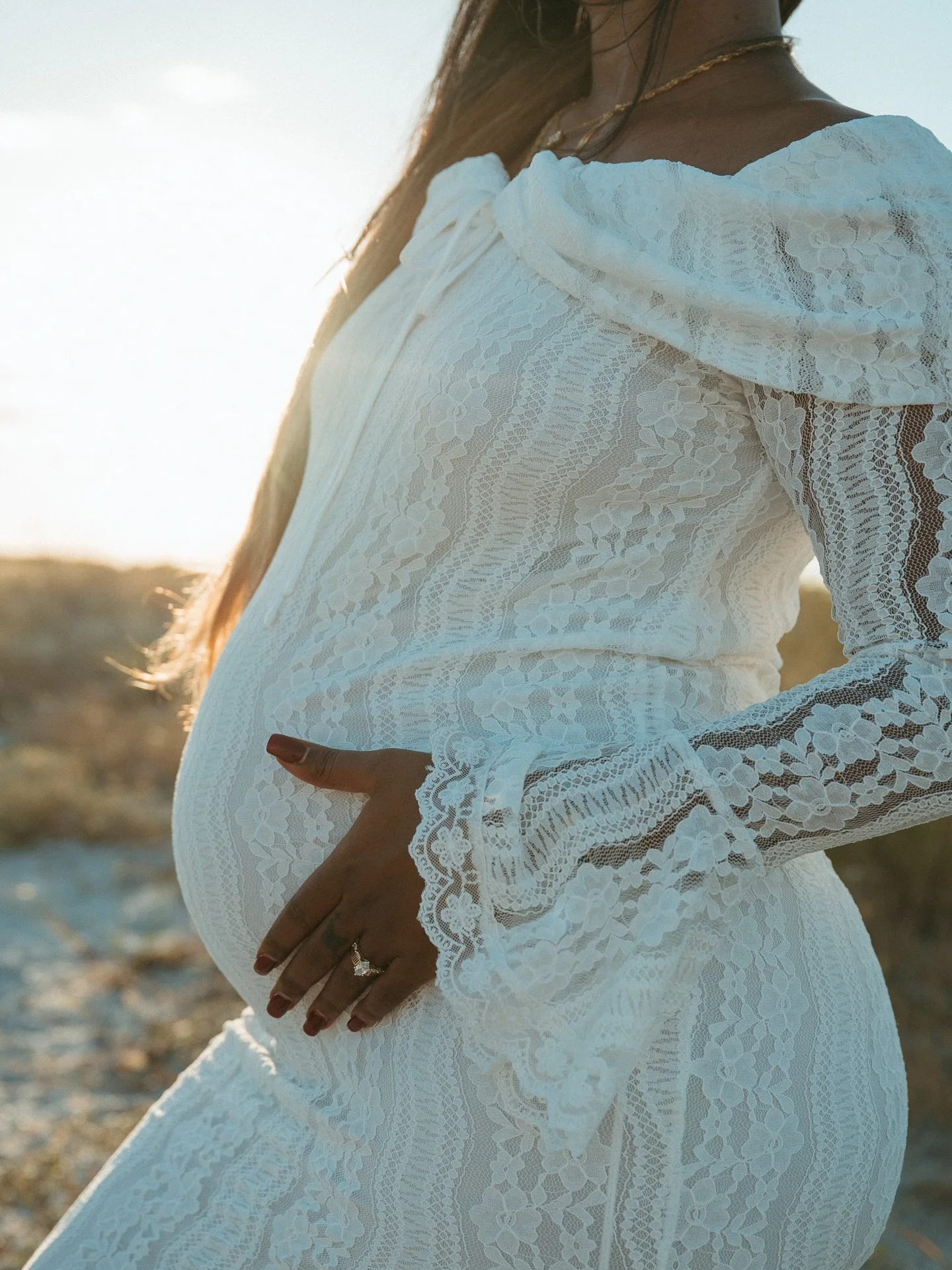I&rsquo;m just looking for an excuse to make it back down to warmer weather&hellip;

I may be based in Ohio, but I&rsquo;ll take any opportunity to get out of here! ✈️

#maternityphotos #beachmaternity #portraitphotographer #travelphotographer #mater
