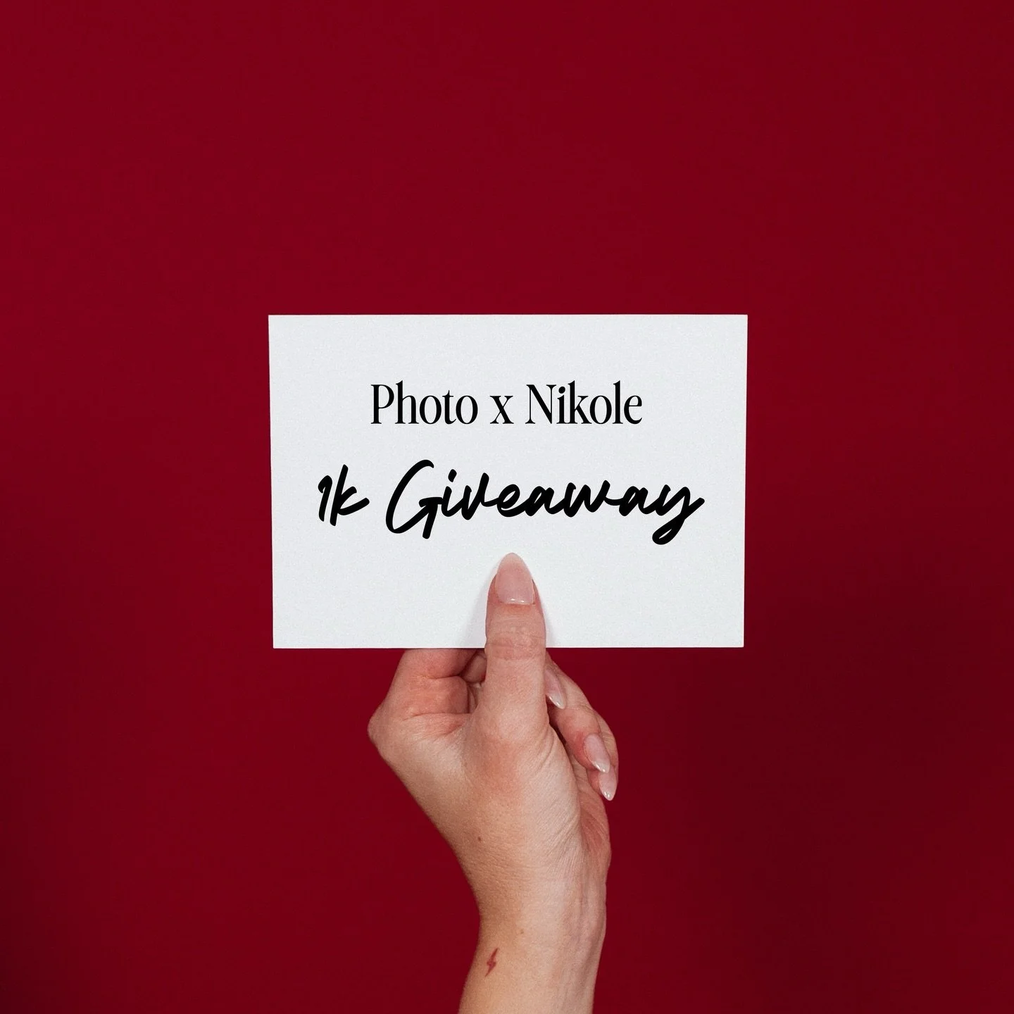 A giveaway for the girls - with some of my favorite Columbus girls ❤️&zwj;🔥

The goods:
&bull; 1 hour portrait/creative photoshoot with me at @amitacolumbus that includes makeup by @makeup.with.annak 
&bull; blowout+toner service with @makaylamagana