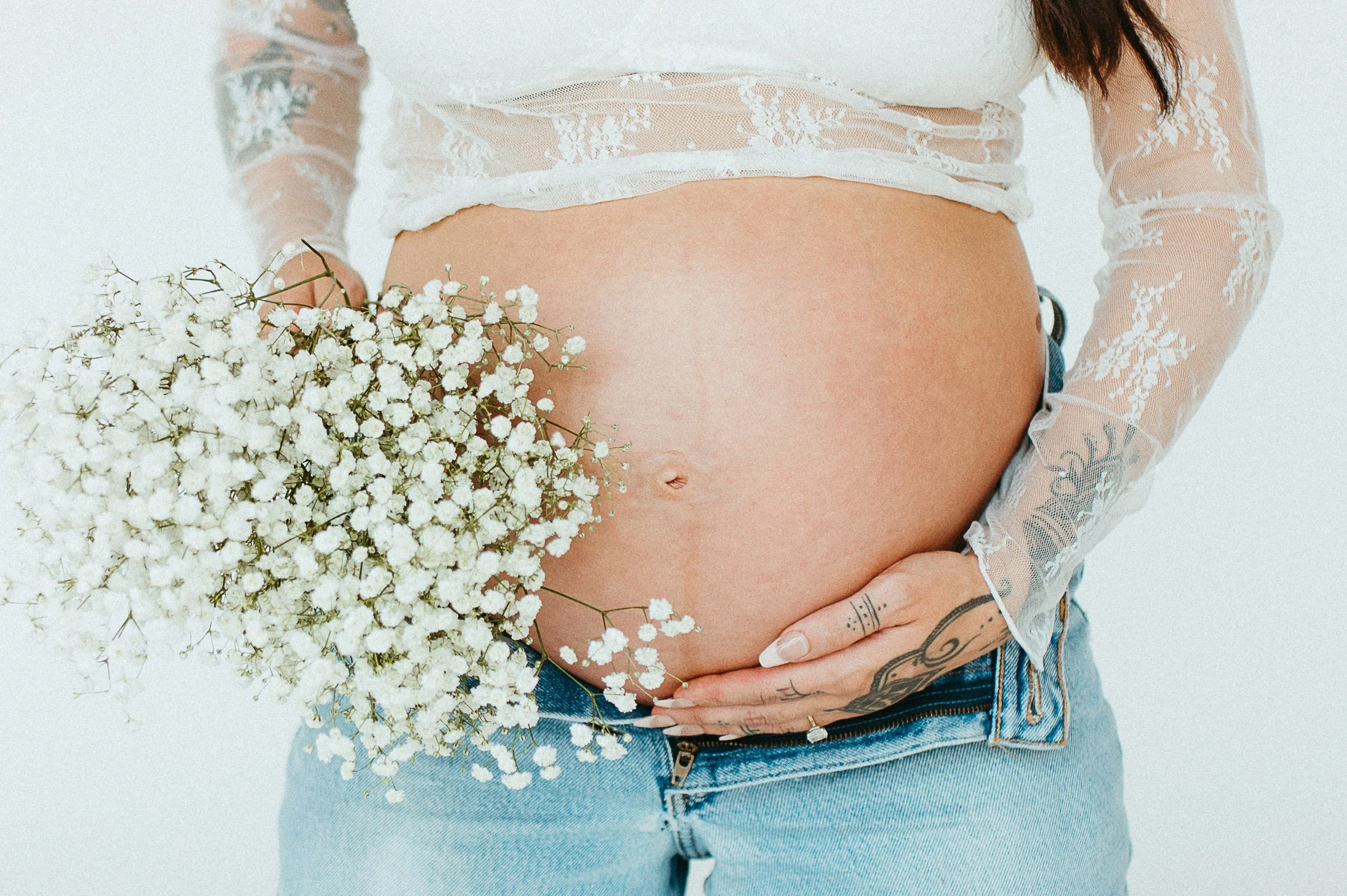 studio maternity photoshoot