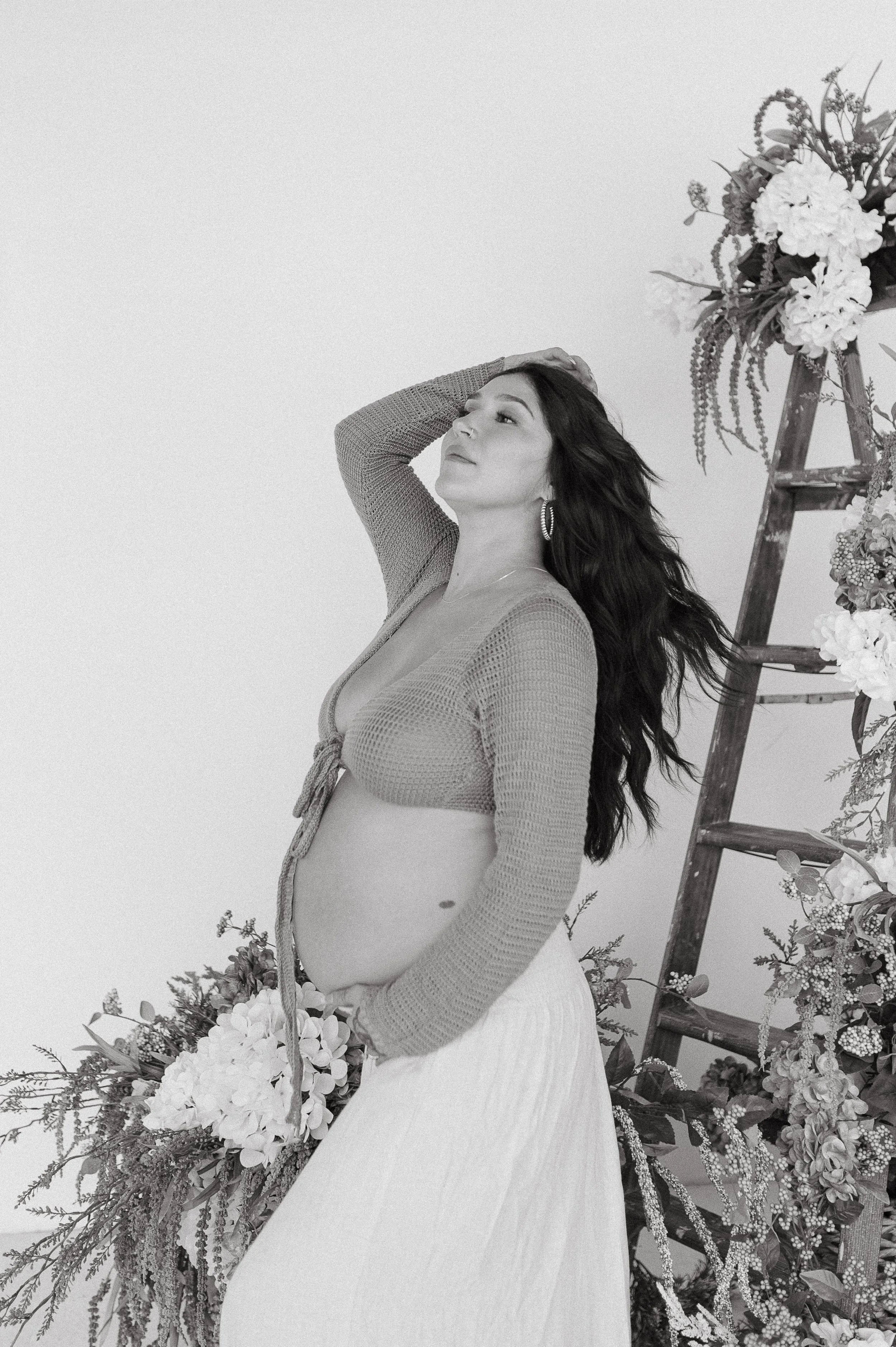 studio maternity photoshoot