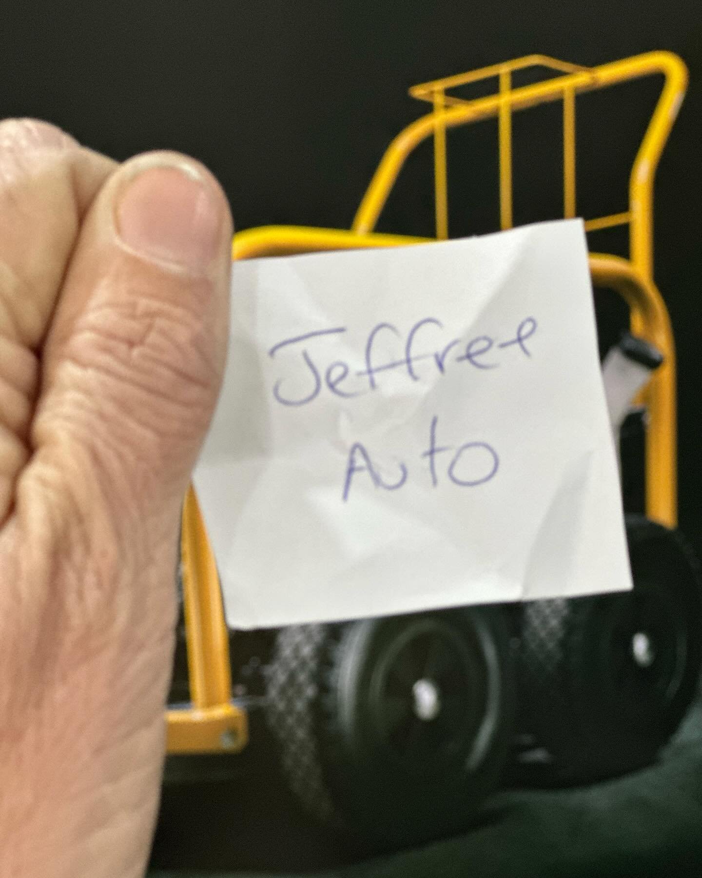 We have a WINNER 🏆 💪🙌💦💭

A big Congratulations to Mark and the team from Jeffree Automotive in Berri for winning $250 worth of FlowRPM for our 14th Birthday competition 🥂🍻🎂

Thanks to everyone who entered 👍👍

#mgeriverland #birthdaycompetit