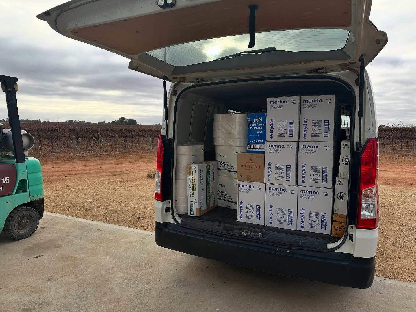 Essential Supplies delivered direct to your door 🚛🚛

Cleaning supplies and washroom supplies delivered direct. 
Shop Online 24/7 👩🏽&zwj;💻💁🏻&zwj;♂️🧑🏼&zwj;💻
#mgeriverland #wedeliver #consumables #washroomsupplies #cleaningchemicals #agar #cob
