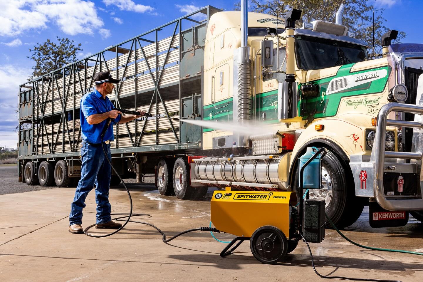 The EOFY countdown is on ⏰⏰⏰

Talk to our team now about some EOFY deals on our range of SPITWATER Pressure Cleaners 💭💦

#mgeriverland #wedeliver #spitwater #spitwaterpressurecleaners #platinumdealer #eofy #riverlandsa