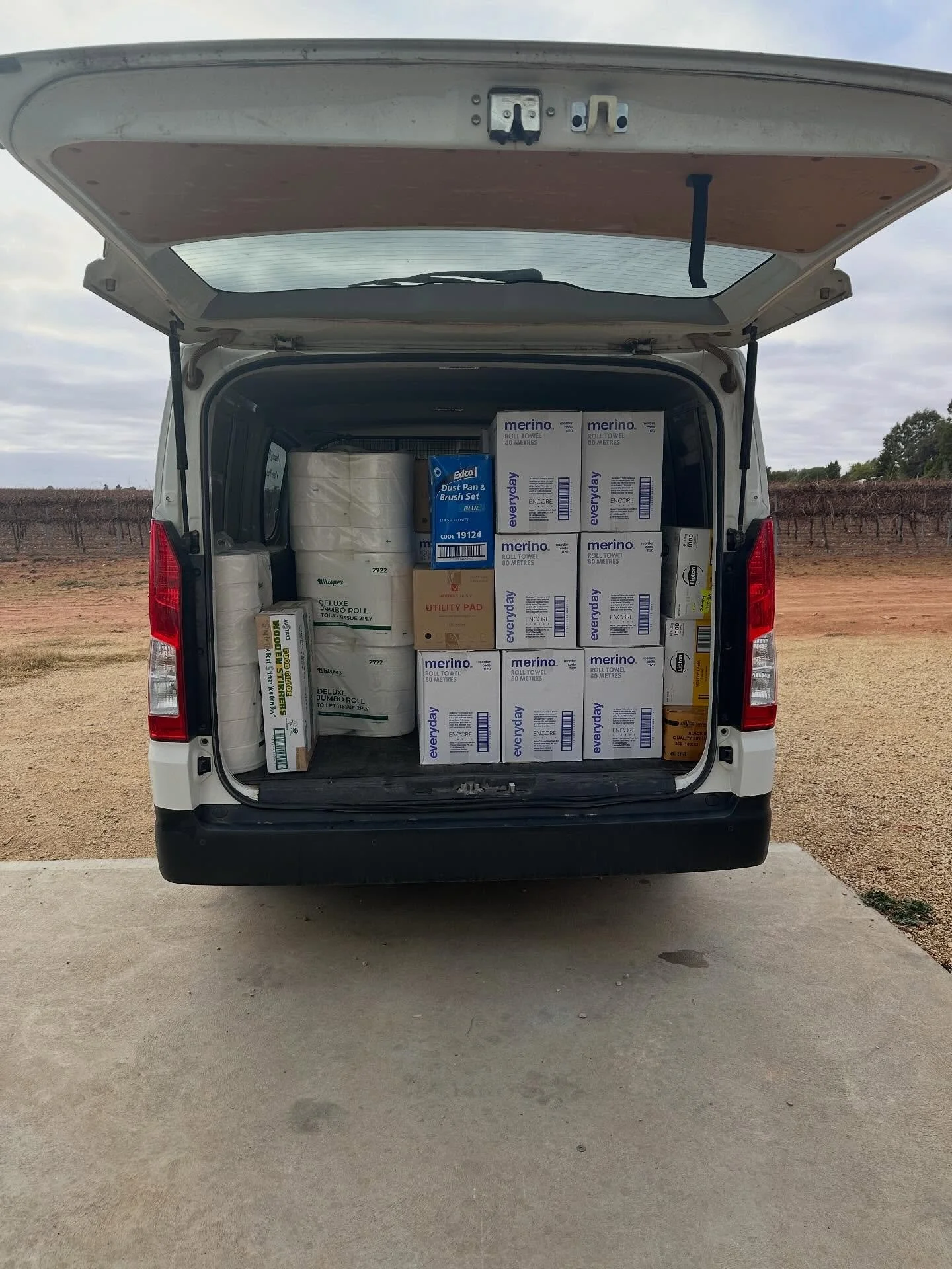 Delivered to your door across the Riverland, Riverland West and Southern Mallee&hellip;..🚛
We are a proud local Riverland owned and operated business 🙌
#mgeriverland #wedeliver #directtoyourdoor #onlınestore #wecometoyou #localbusiness #smallbusine