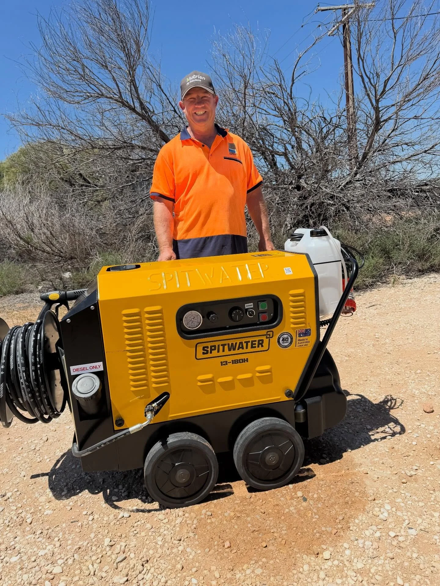 It was smiles all round as we delivered the Tough+Ready SPITWATER 13-180H/S to our client Chris 💭💦
Complete with a machine mounted reel, 20 metres of high pressure hose, mosmatic swivel and a 20lt of FlowRPM Premium truck wash Chris and his team ar