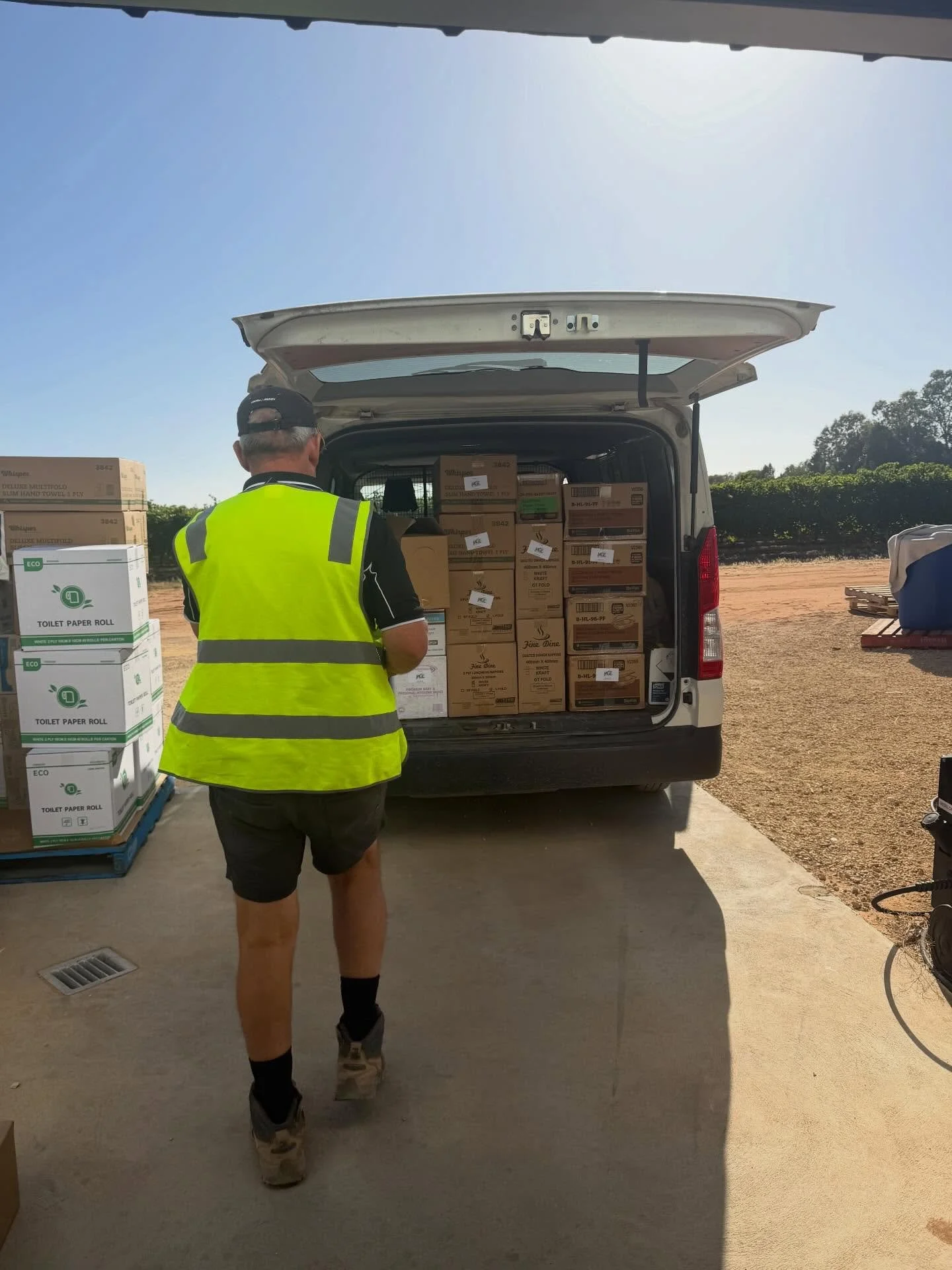 It&rsquo;s another busy day for our team creating solutions and delivering essential supplies to our clients 🚛

✅Biopak packaging
✅Cleaning chemicals
✅Washroom paper
✅Workshop supplies
✅FlowRPM truckwash
✅HANDSOAP
And much more&hellip;&hellip;

www.