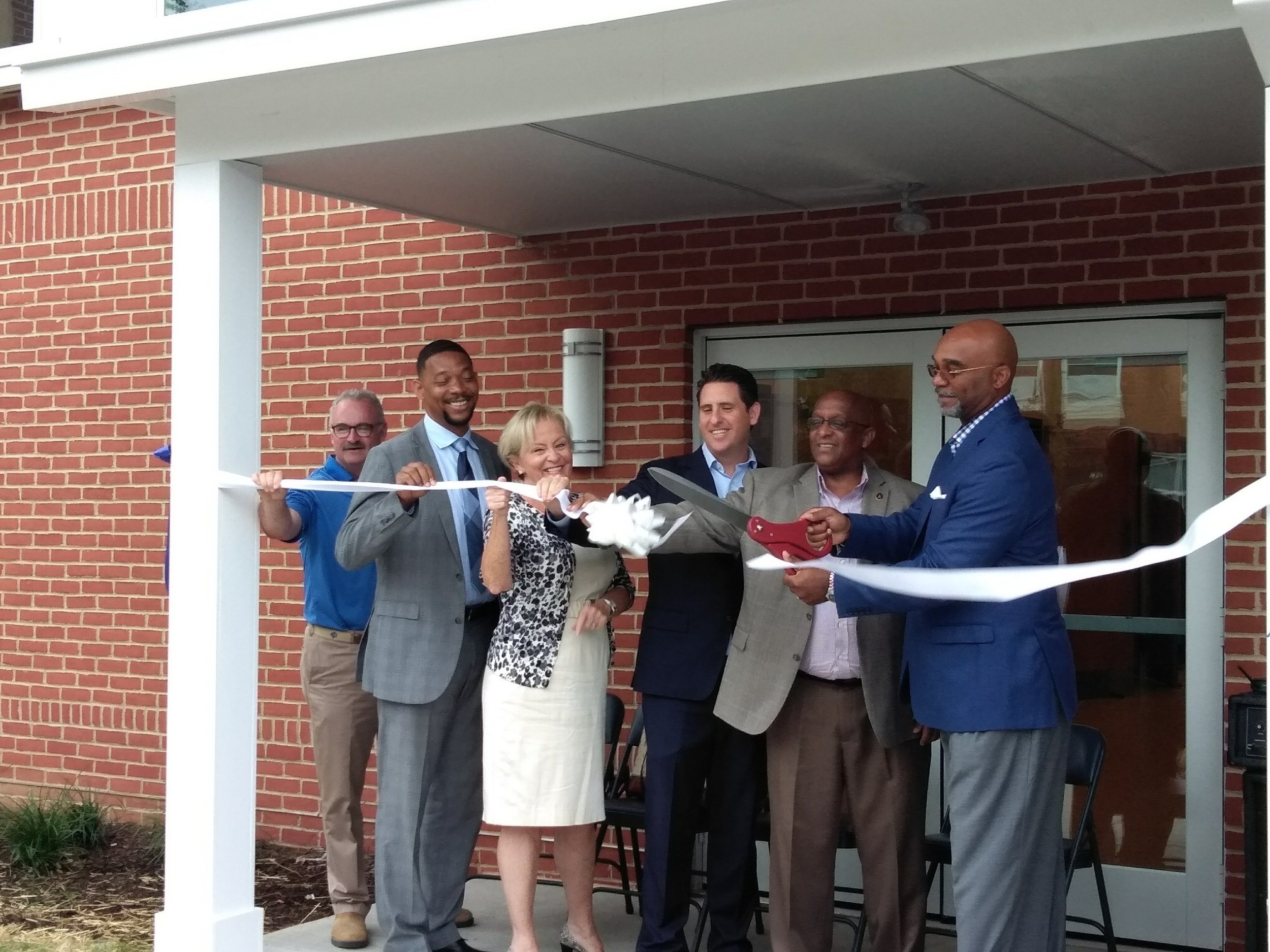 Ribbon_cutting1-2.jpg