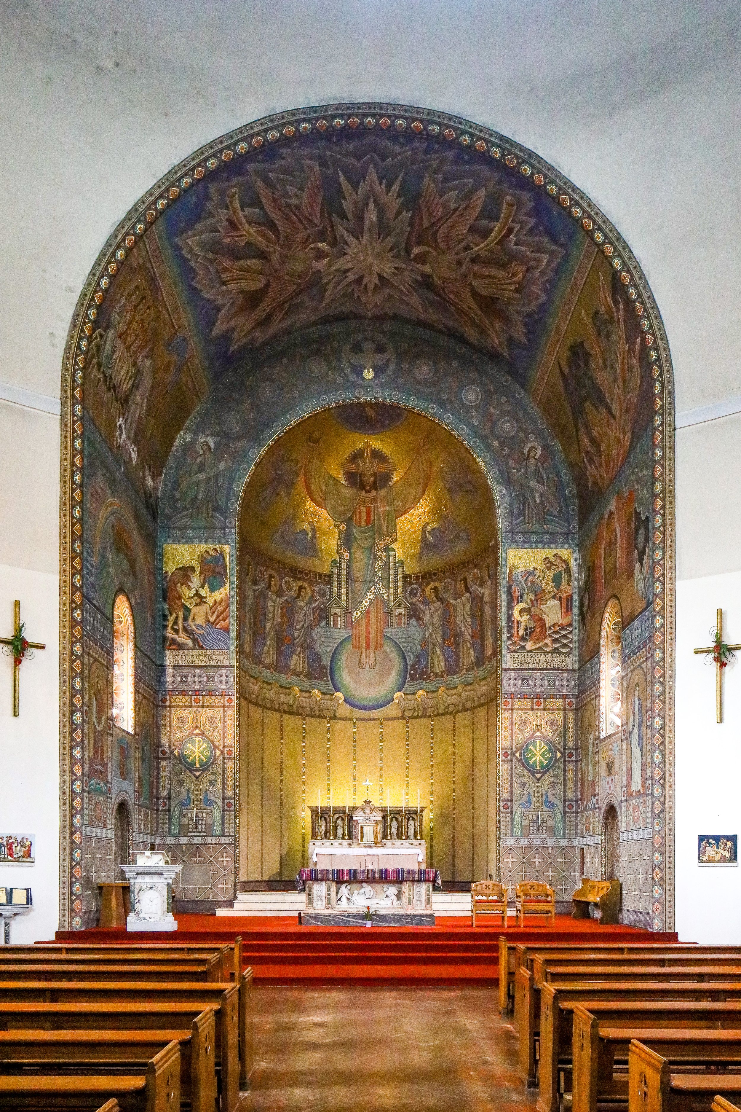 Sanctuary and nave, St John the Baptist