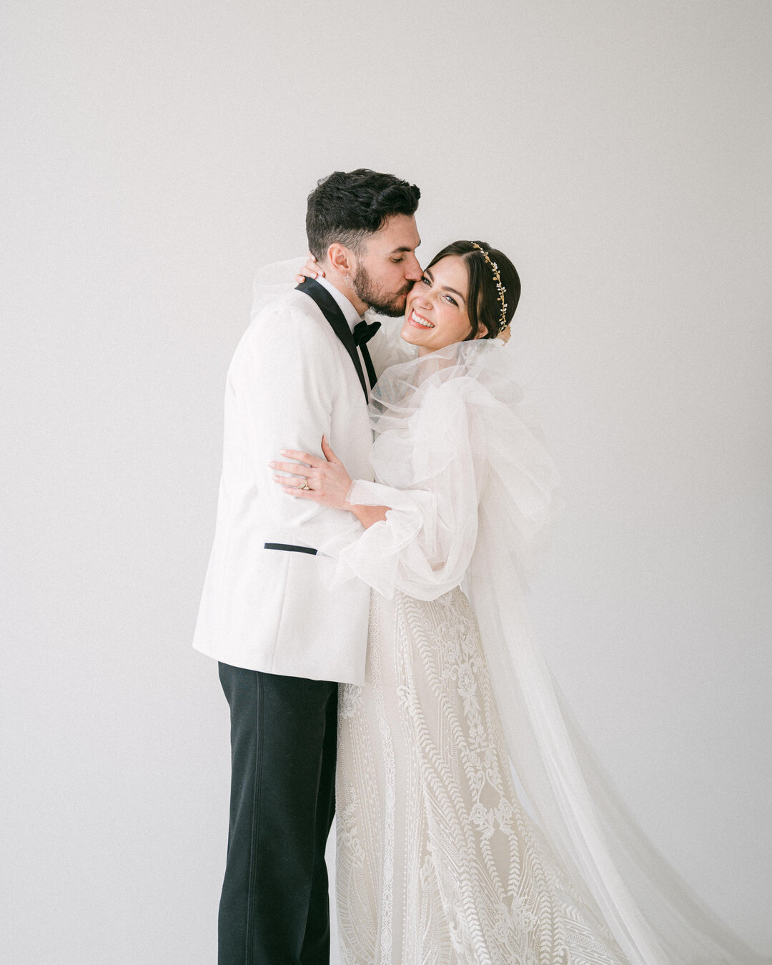 Some of these photos popped up in memory from last year. Such a beautiful studio shoot and a really amazing day creating beautiful images. ⁣
#bridalportraitsession #bridalportraitshoot #portraitsbridal #peterboroughphotographer #bridalportraits #brid