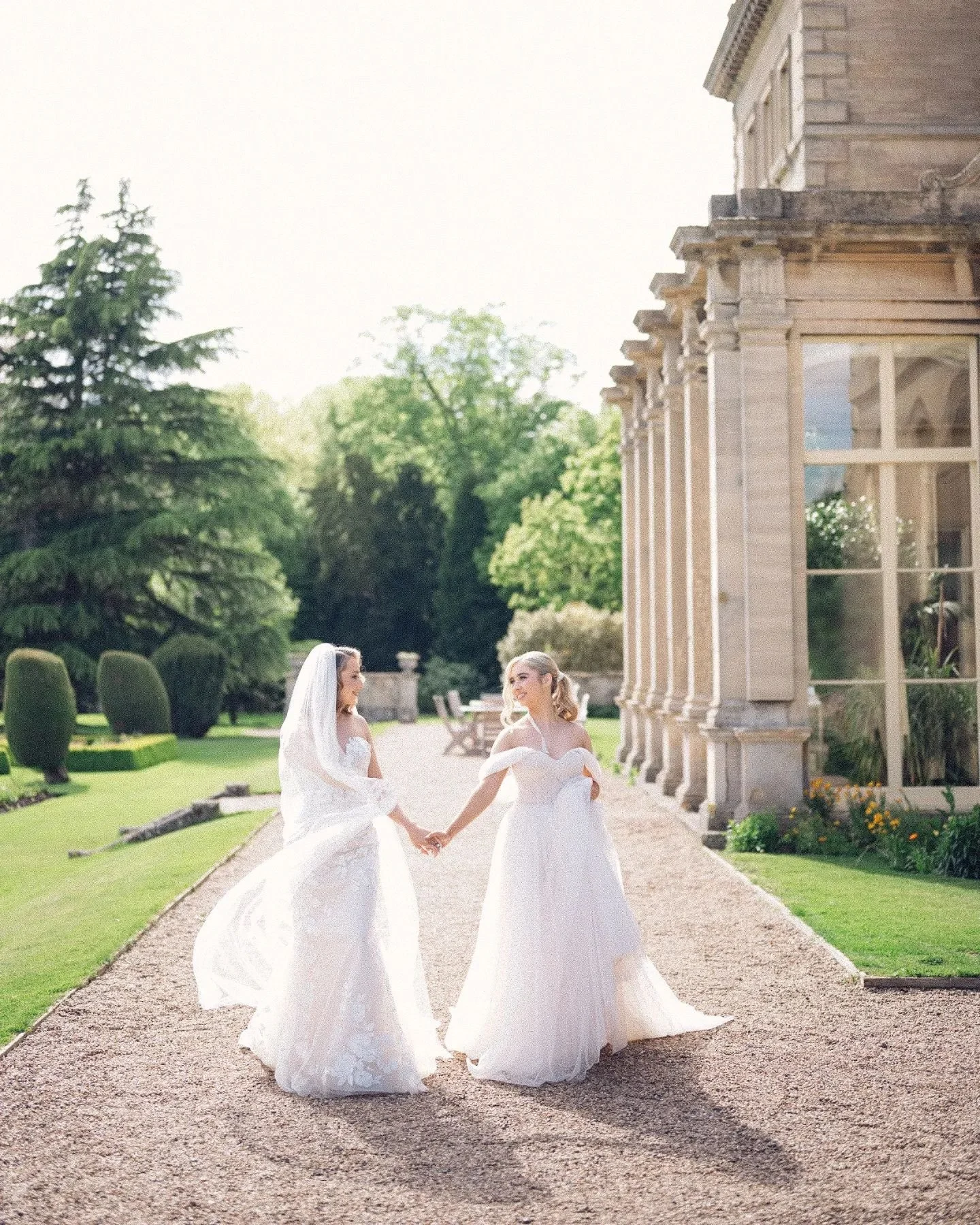 This gorgeous pair @prestwoldhall

#prestwoldhall #springwedding #outdoorwedding #weddingphotographer #MagnoliaRouge #MagnoliaRougeFeature #StyleMePretty #SMPweddings #FineArtWeddingPhotography #FineArtWeddingPhotographer #londonweddingphotographer #