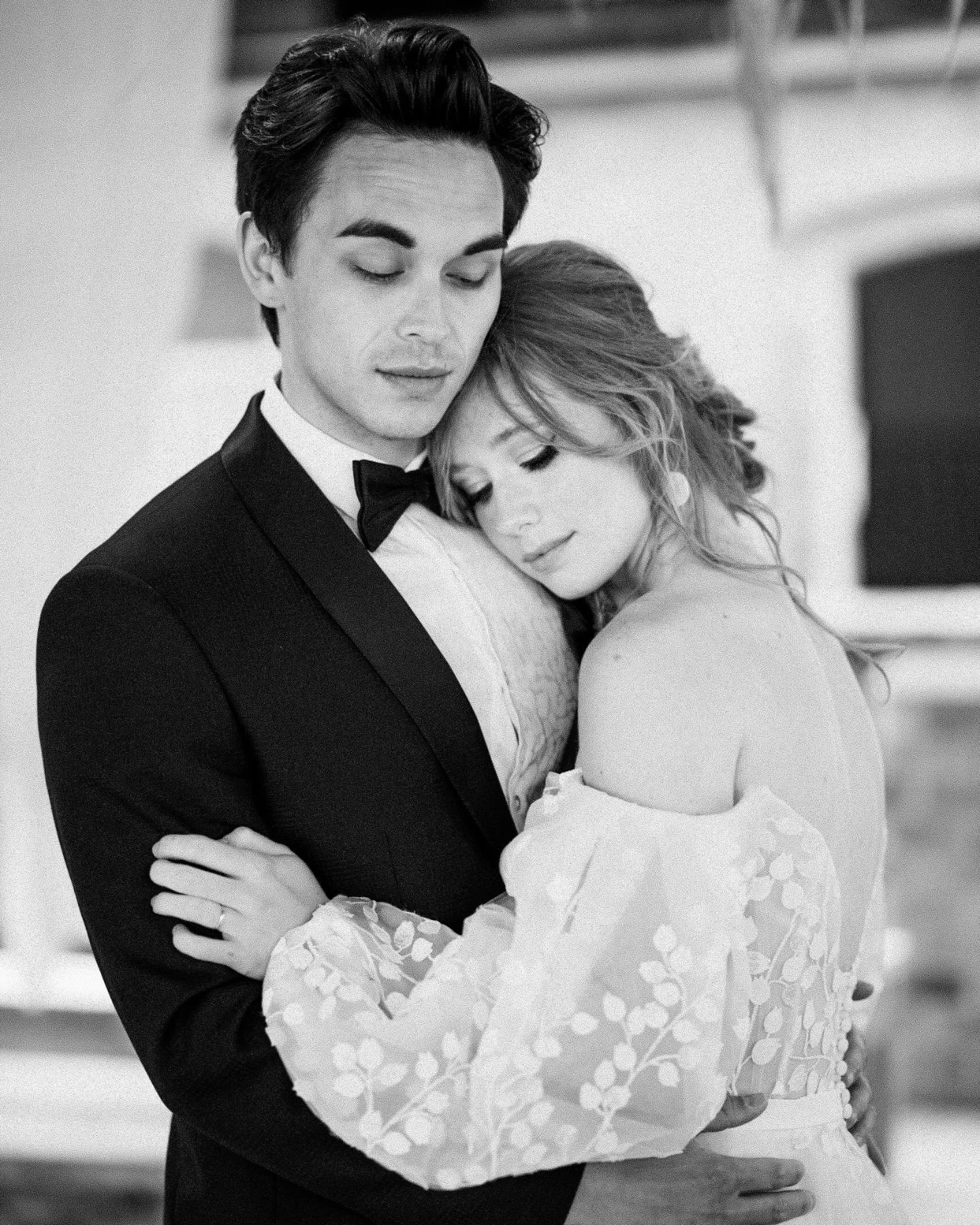 Moments ♡

Venue: @prestwoldhall
Stylist: @thetwohummingbirds
Florist: @dittanyentwined
Cake: @tspcake
Stationery: @lucymarchstudio
Hair: @laurengoslinghair
MUA: @jessicaleymakeup
2nd MUA: @thisismuse9
Dresses: @weddingbelles_4oaks
Suits: @blidworthm