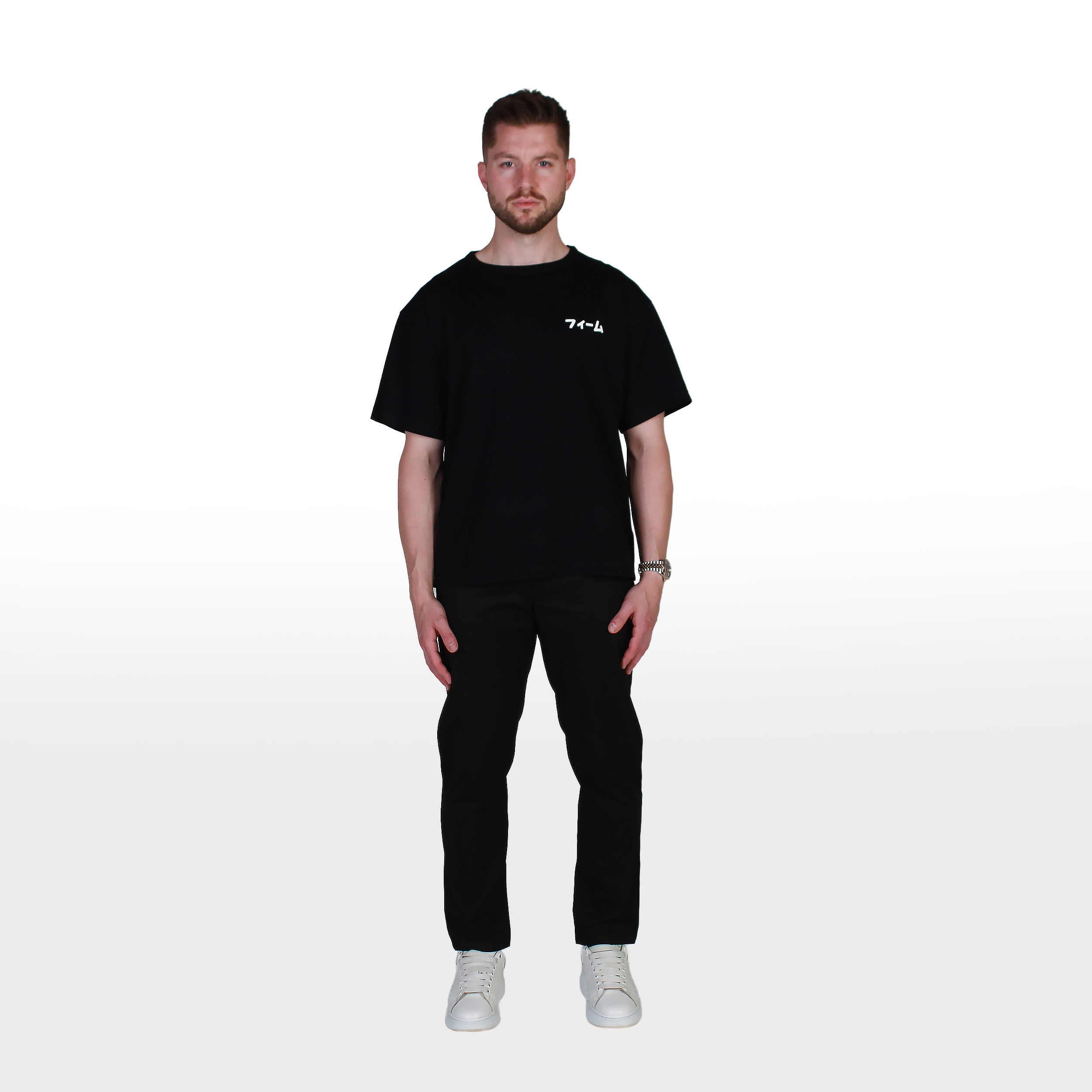 FUIMU_2026_CHINOS_BLACK_MODEL_FRONT.png