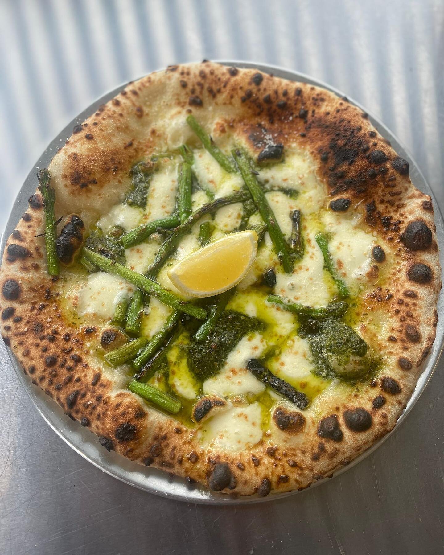 Tis the season for fresh GREENS 🥒🌱🌳

We&rsquo;re a bit late on posting this one, but better late than never hey! This spring pie is reeeeally springing, so come down and try it before the Summer hits 🔥☀️

SPRING PIE 🌿🍋

🍕ROAST ASPARAGUS
🍕FRES