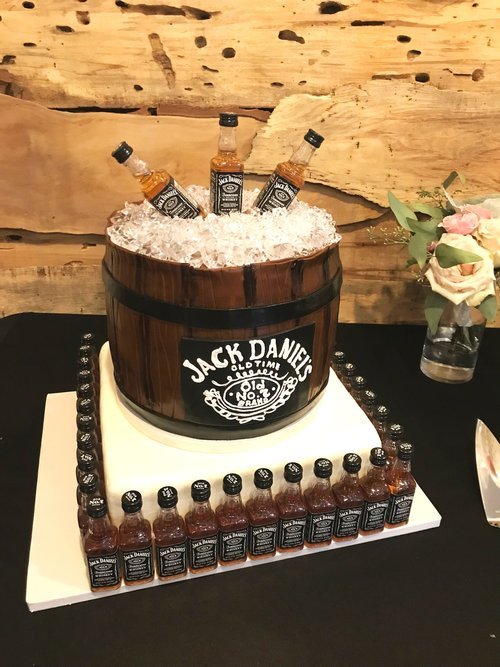 Jack+Daniels+cake.jpg