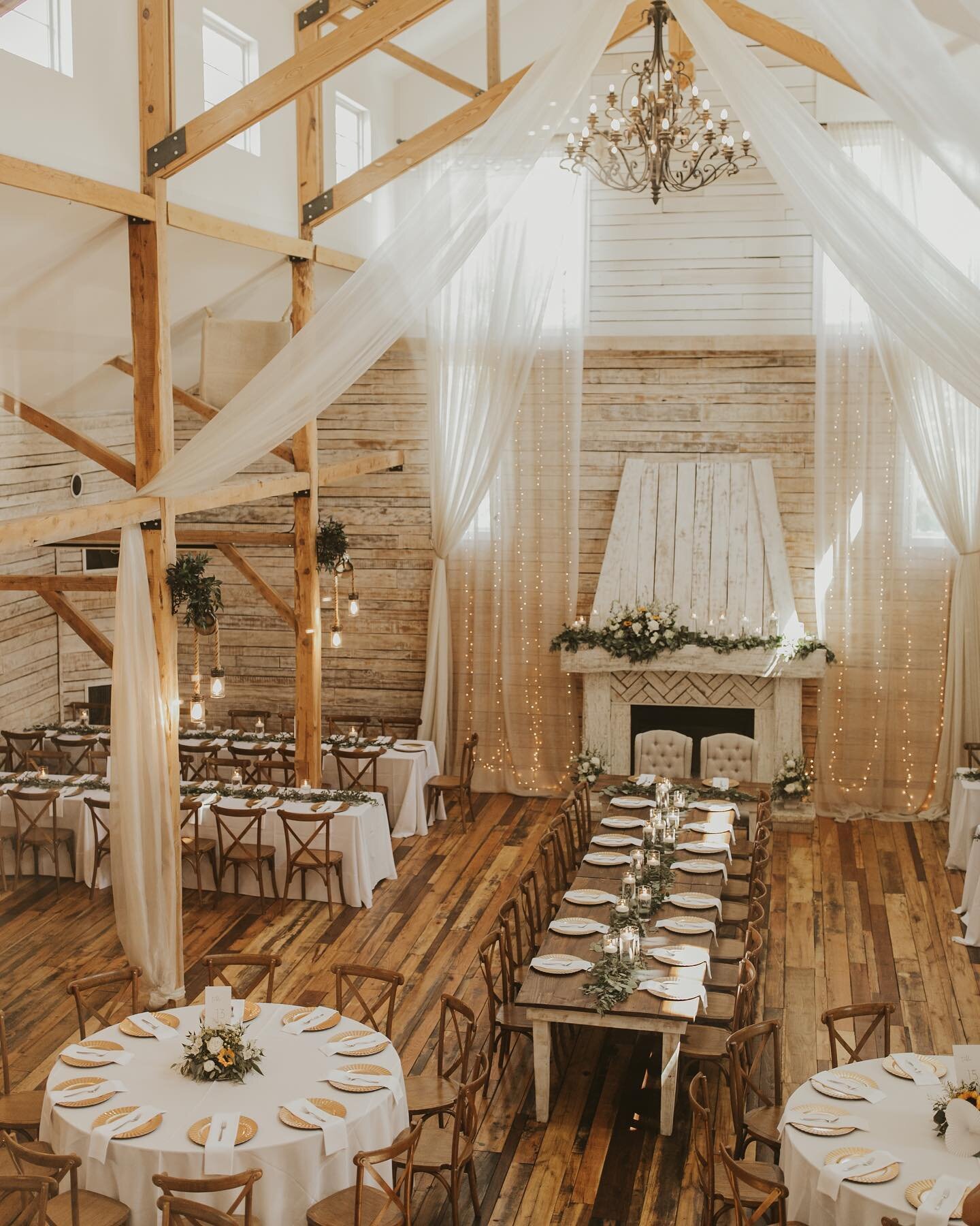 Maddy and Luis&rsquo; reception set up was the perfect example of a mixture of textures and table options. We love it! Let our in house professional wedding planners craft and execute a layout that is totally unique to your vision. ✨