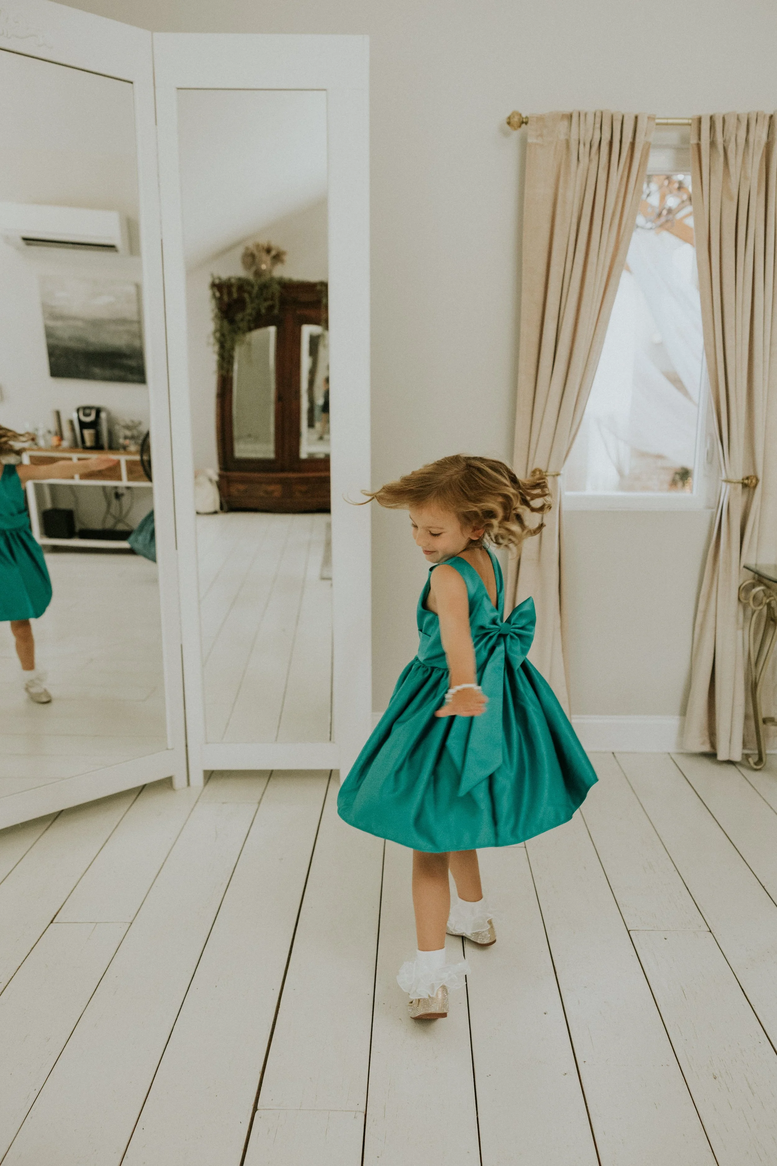 Your No-Stress Guide to Keeping Kids Entertained at a Wedding