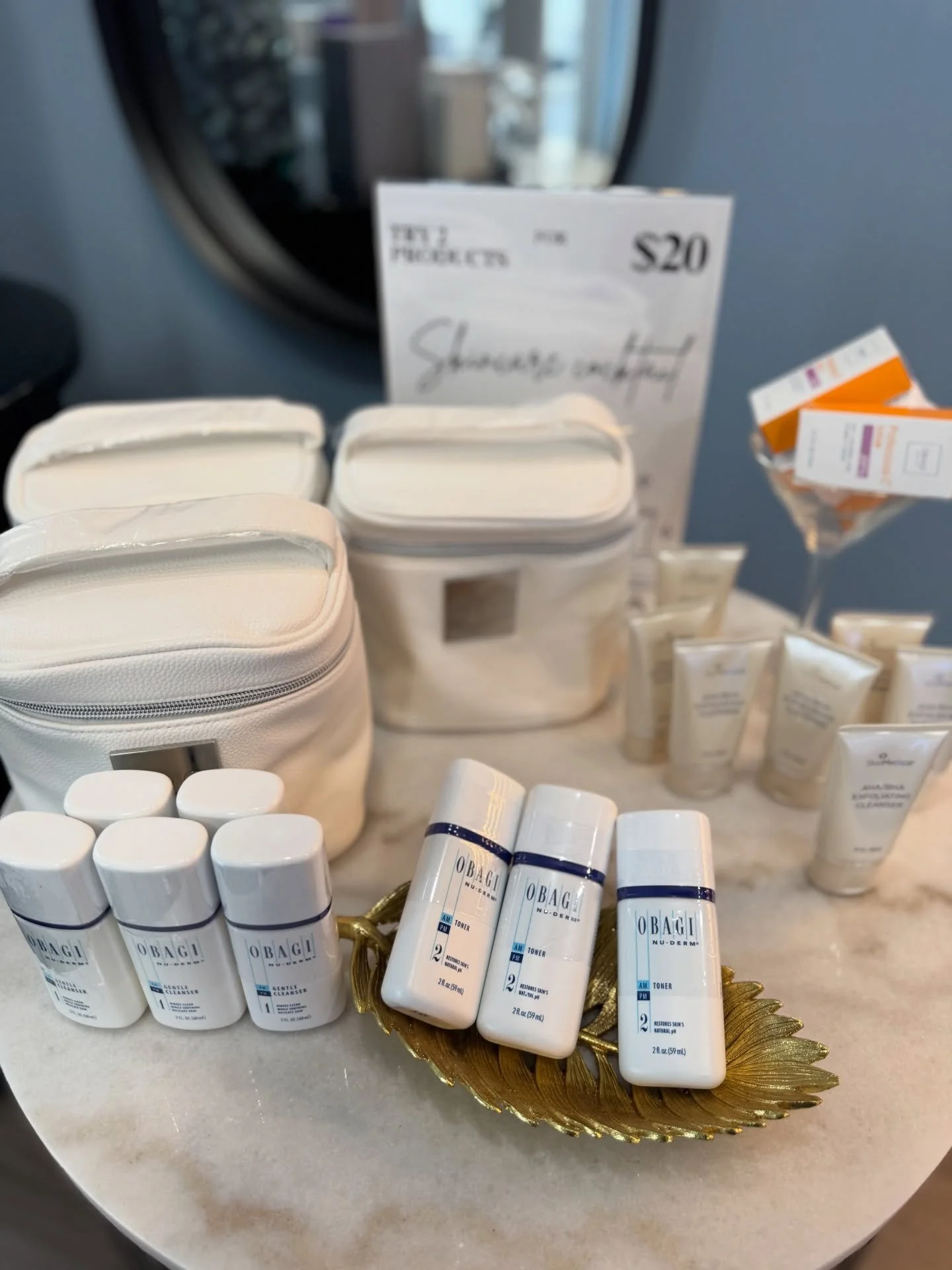 The quality of your skin is THE number one way to keep that healthy glowing skin as you age. 

We&rsquo;ve created customized packages that will give you RESULTS. 

Swipe to hear from Holly as she shares the packages and why they might be good for yo