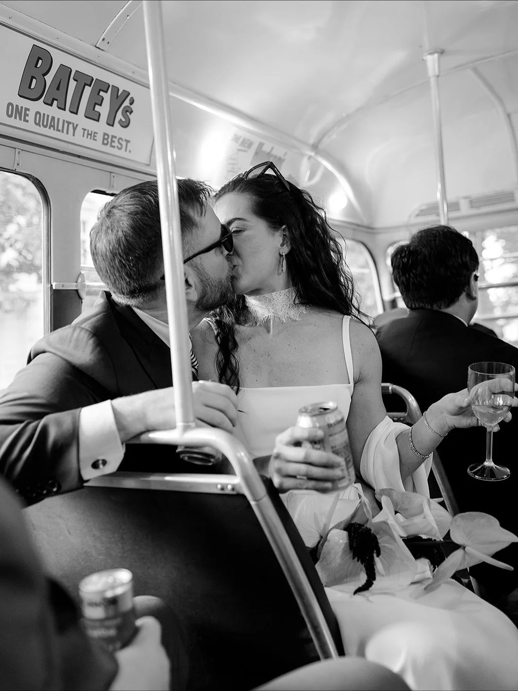 A selection from Erin & Jon’s London elopement last month, who flew all the way from the US to say “I do” at the iconic Old Marylebone Town hall. Absolutely loved this day. A truly relaxed, go with the flow type celebration - ex