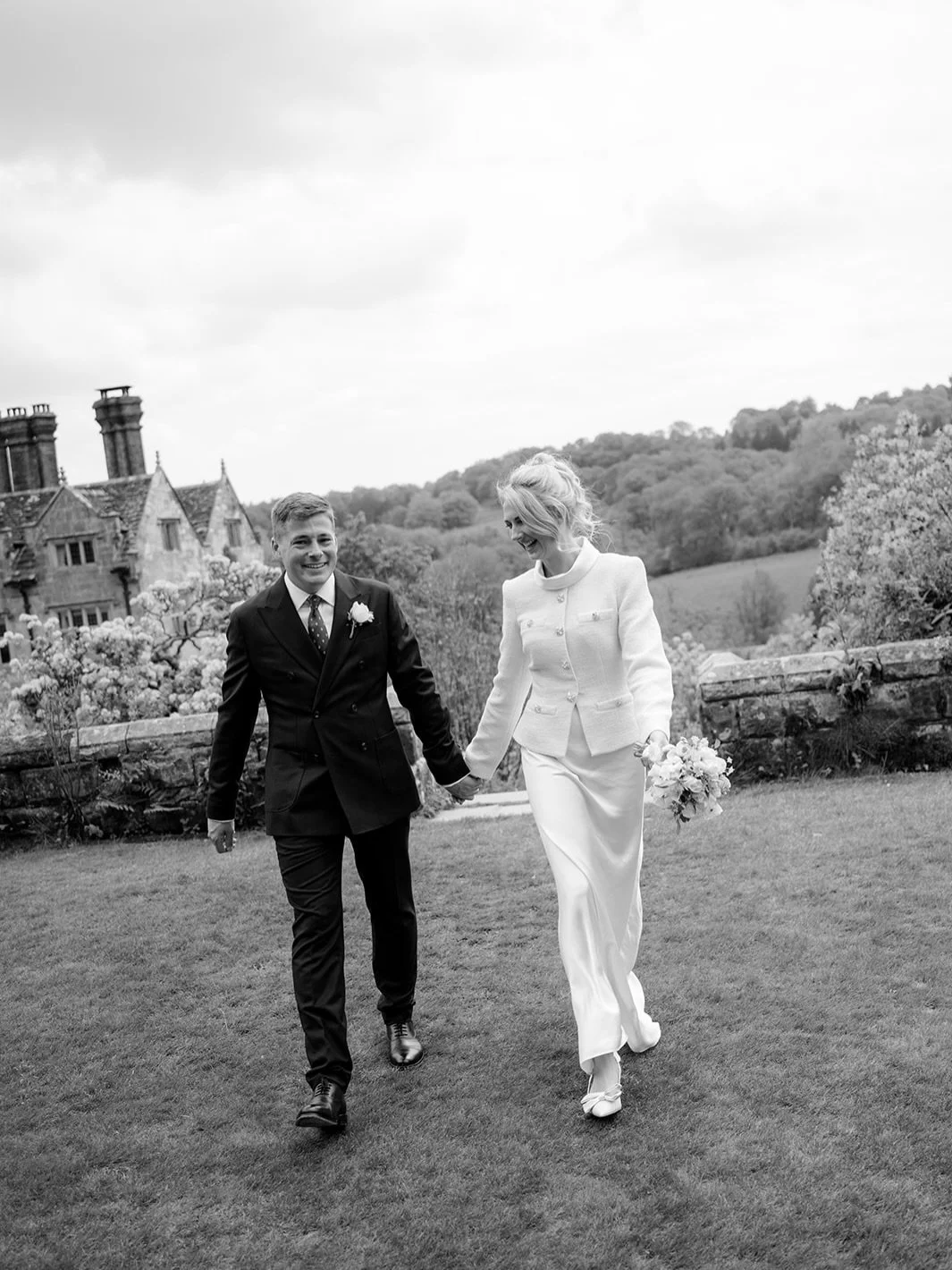 An afternoon with the loveliest couple Jessie &amp; Sam, capturing their legal ceremony at their village church before an intimate gathering and lunch at the stunning @gravetyemanor 🌷🌸

I was completely taken with the gardens, so beautiful I could 