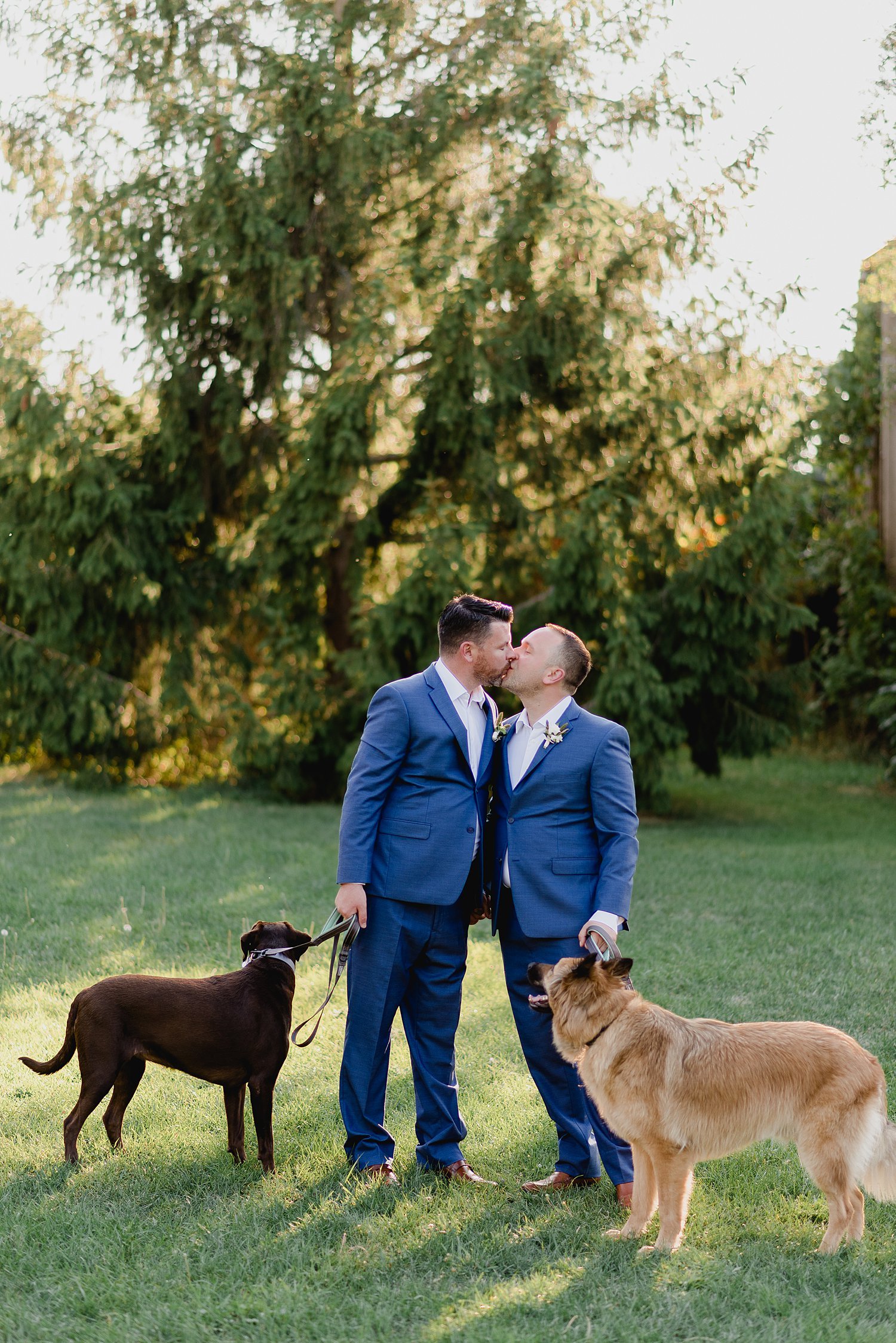 An Intimate Elopement at an Airbnb in Prince Edward County | Prince Edward County Wedding Photographer | Holly McMurter Photographs_0017.jpg