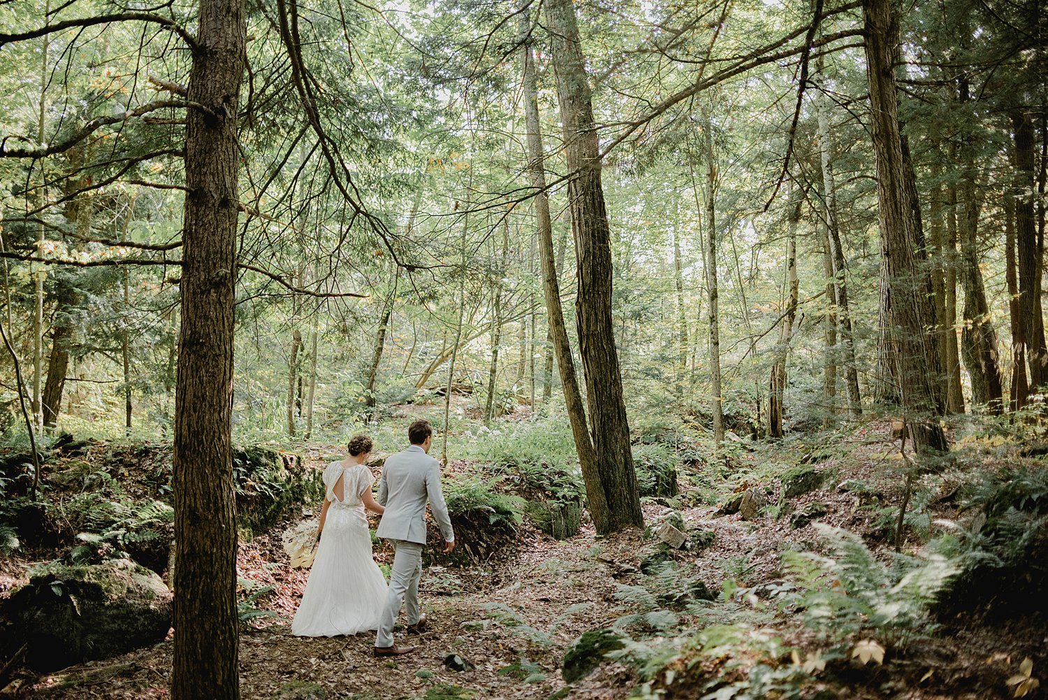 A Boho Fall Wedding at a Family Built Cabin in Lyndhurst, Ontario | Prince Edward County Wedding Photographer | Holly McMurter Photographs_0089.jpg