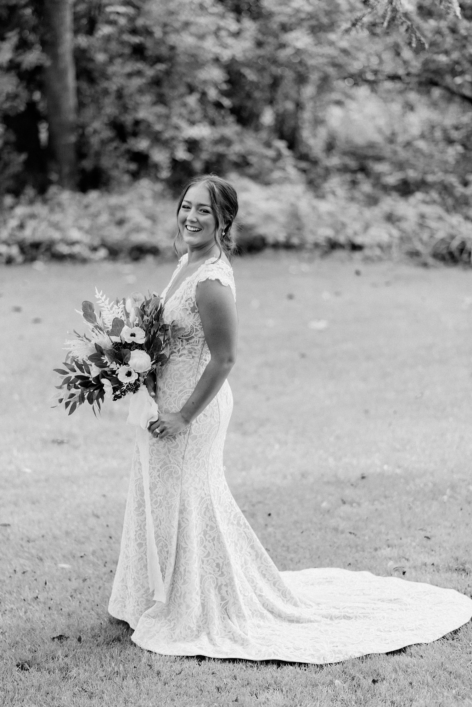 A Rainy Fall Wedding at Old Third Winery | Prince Edward County Wedding Photographer | Holly McMurter Photographs_0016.jpg