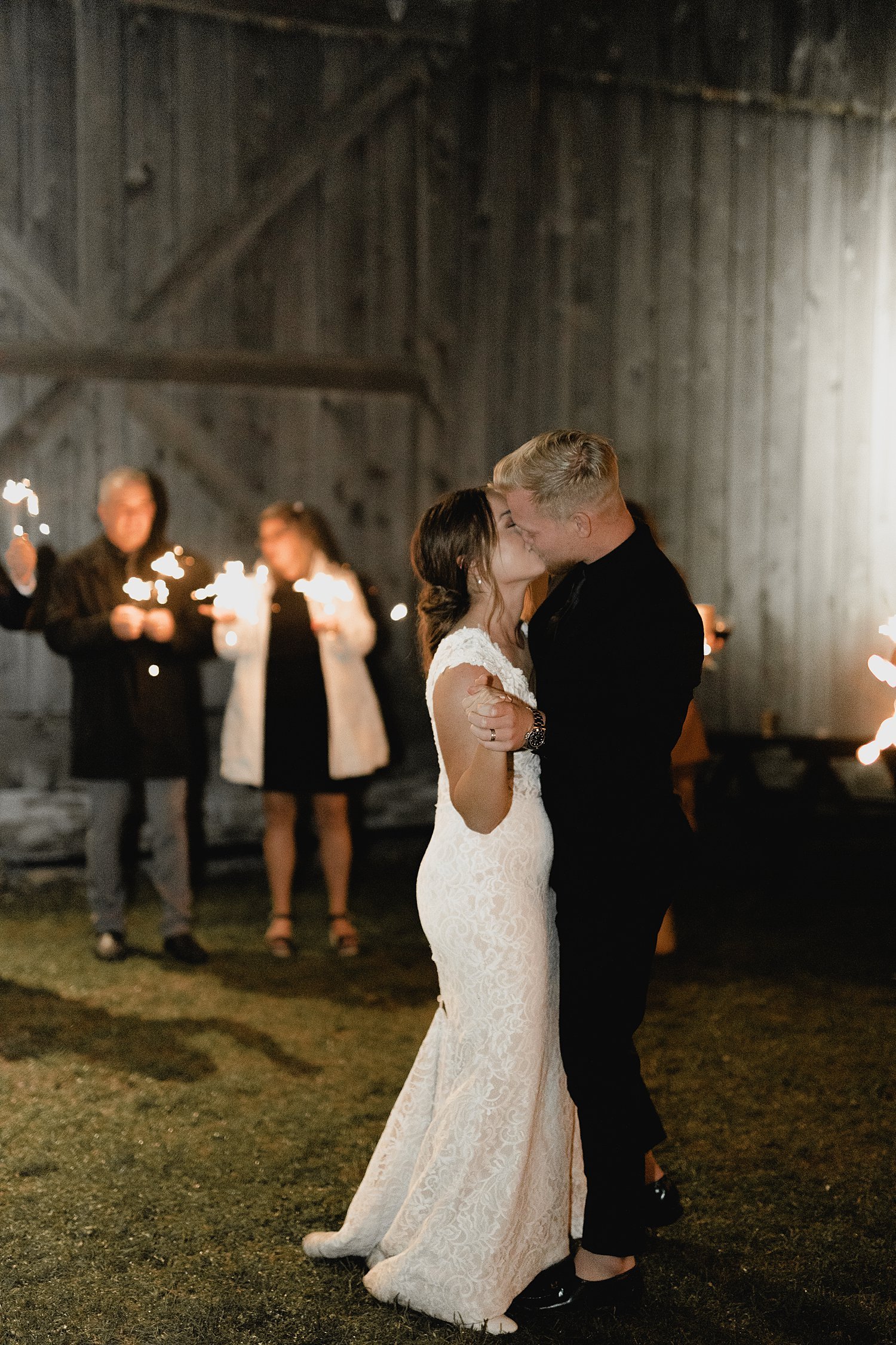 A Rainy Fall Wedding at Old Third Winery | Prince Edward County Wedding Photographer | Holly McMurter Photographs_0115.jpg