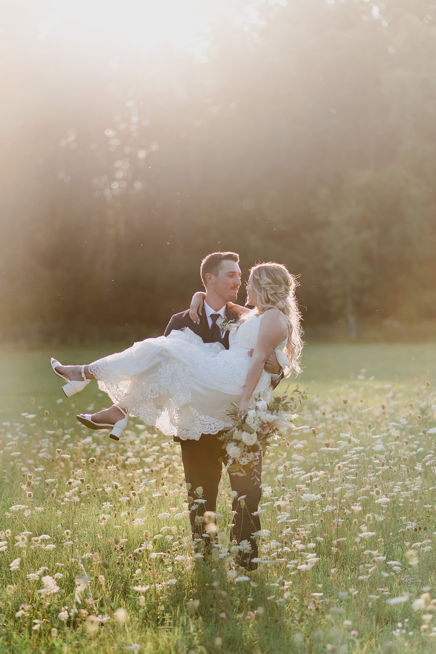 A Summer Wedding in Prince Edward County | Prince Edward County Wedding Photographer | Holly McMurter Photographs_0081.jpg