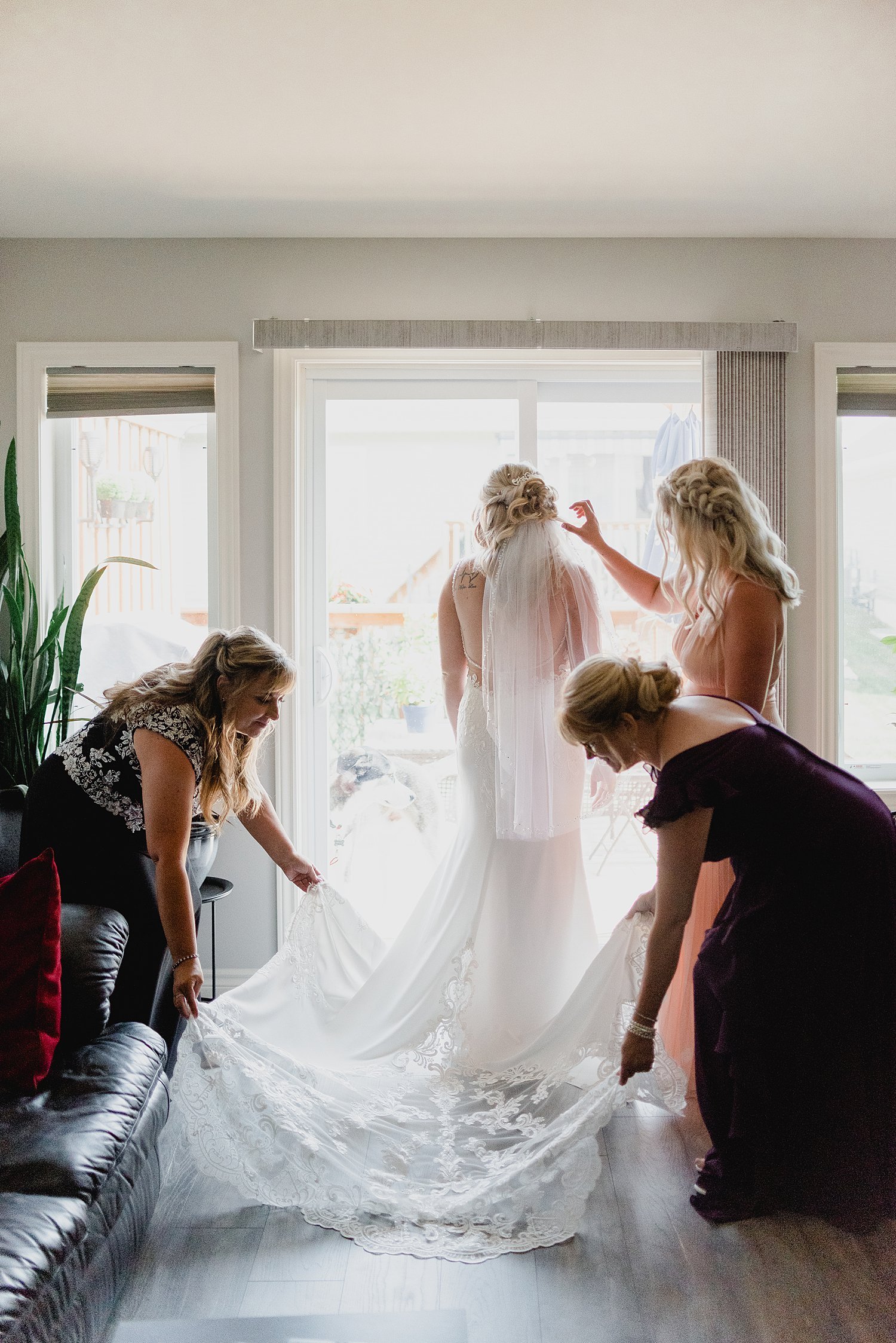 Summer Wedding at Lake on the Mountain | Prince Edward County Wedding Photographer | Holly McMurter Photographs_0007.jpg