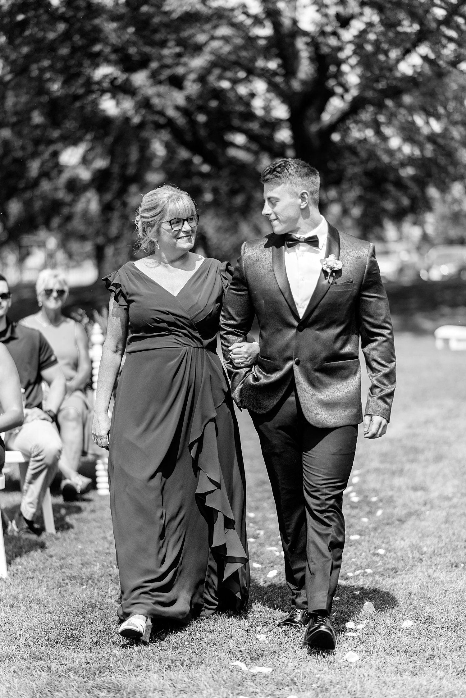 Summer Wedding at Lake on the Mountain | Prince Edward County Wedding Photographer | Holly McMurter Photographs_0021.jpg