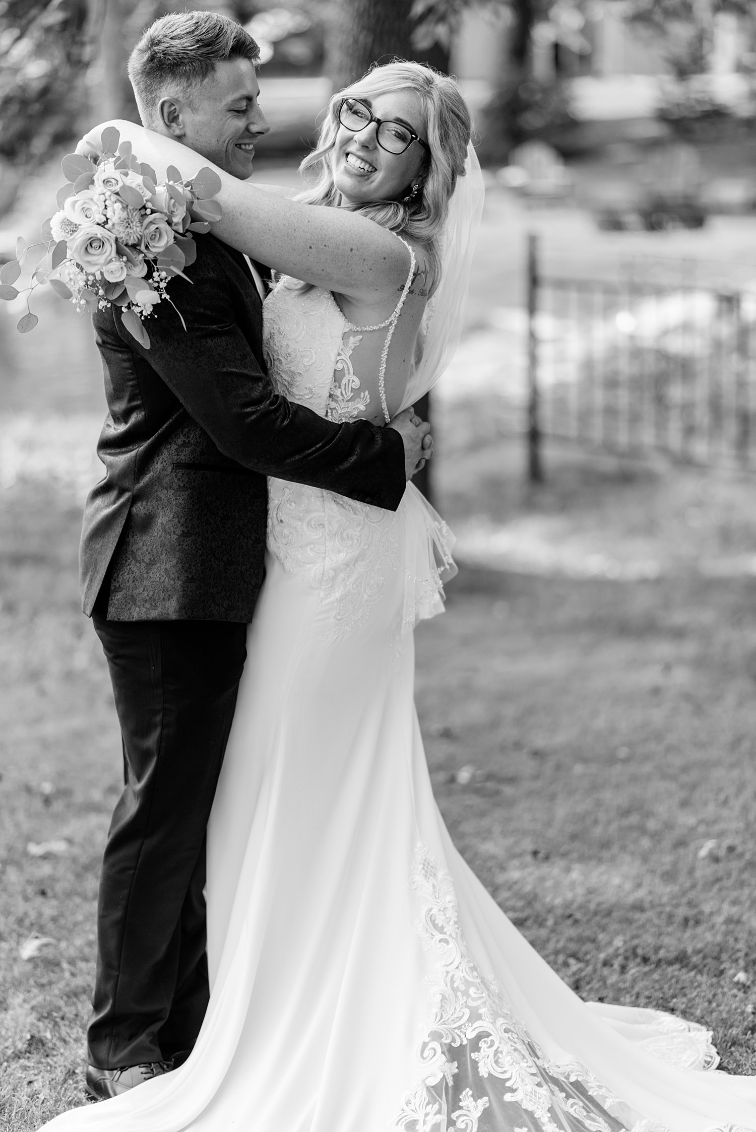 Summer Wedding at Lake on the Mountain | Prince Edward County Wedding Photographer | Holly McMurter Photographs_0061.jpg