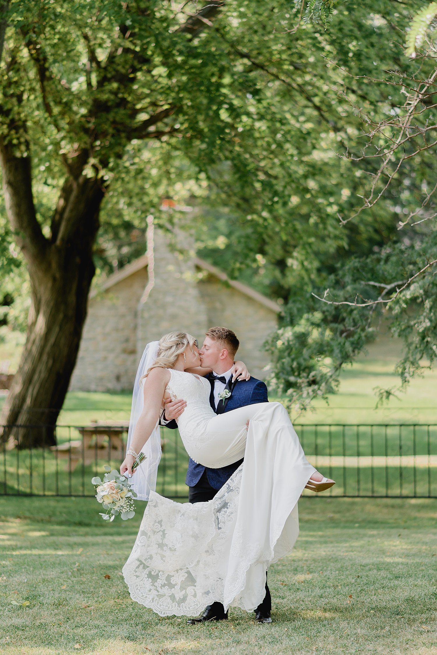 Summer Wedding at Lake on the Mountain | Prince Edward County Wedding Photographer | Holly McMurter Photographs_0064.jpg