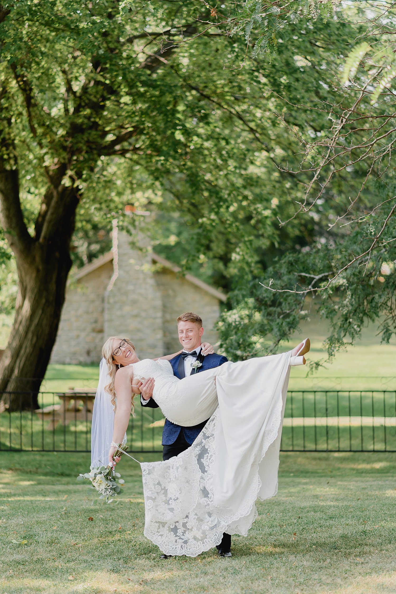 Summer Wedding at Lake on the Mountain | Prince Edward County Wedding Photographer | Holly McMurter Photographs_0066.jpg