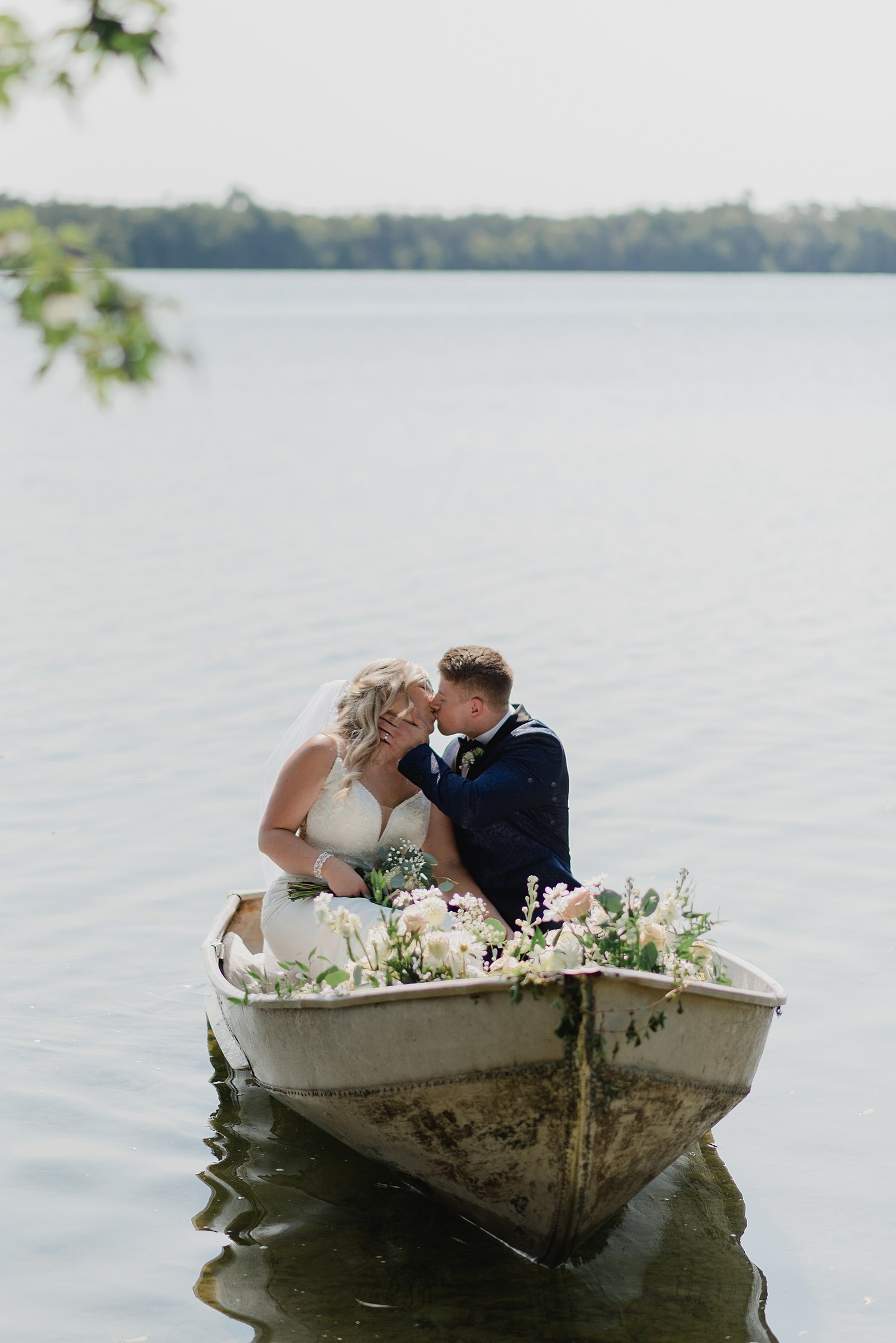 Summer Wedding at Lake on the Mountain | Prince Edward County Wedding Photographer | Holly McMurter Photographs_0072.jpg